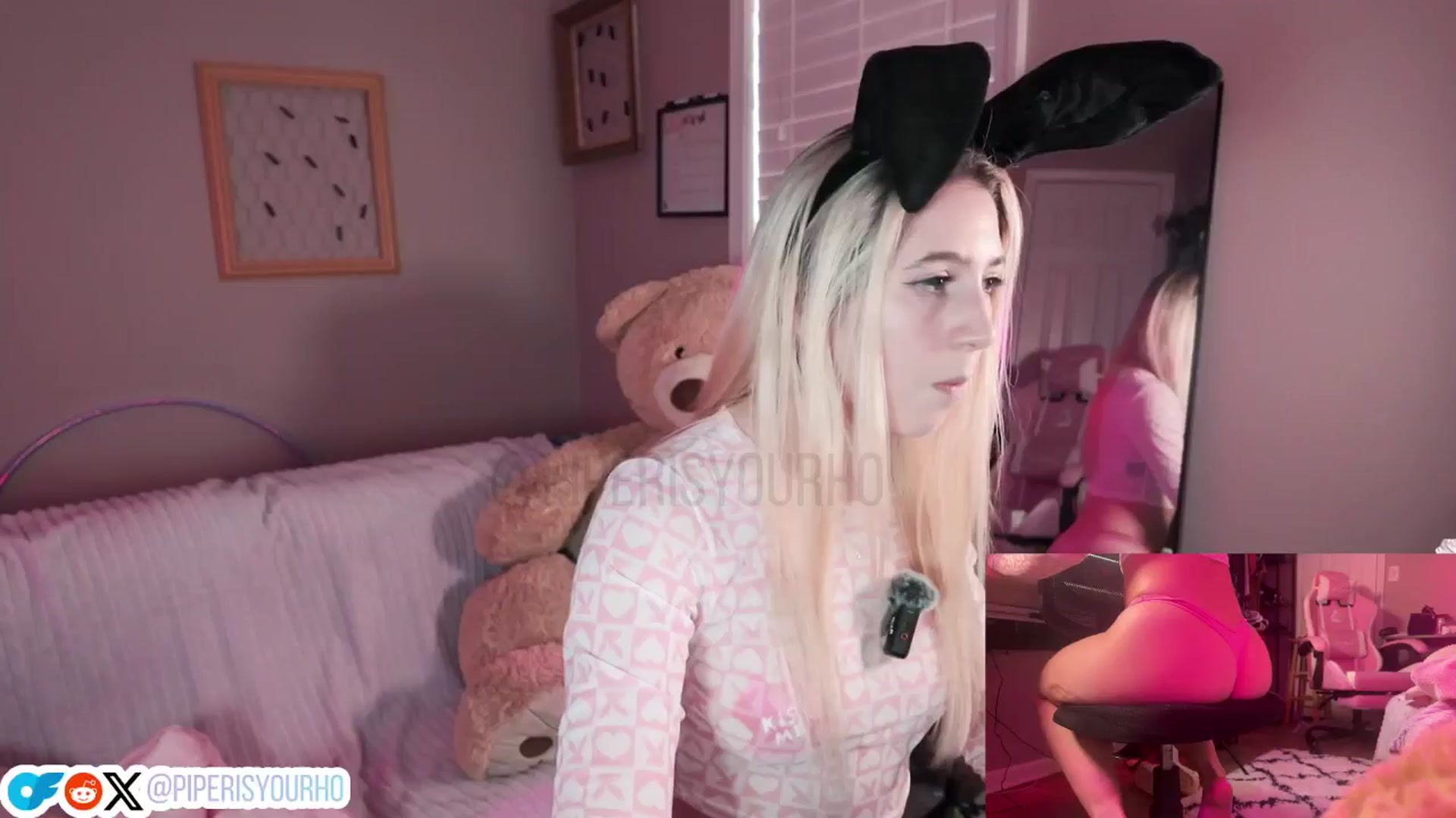 Gallery image thumbnail from piperisyourho's myfreecams stream on, 04/28/2025, 24:20 image 1 of 20