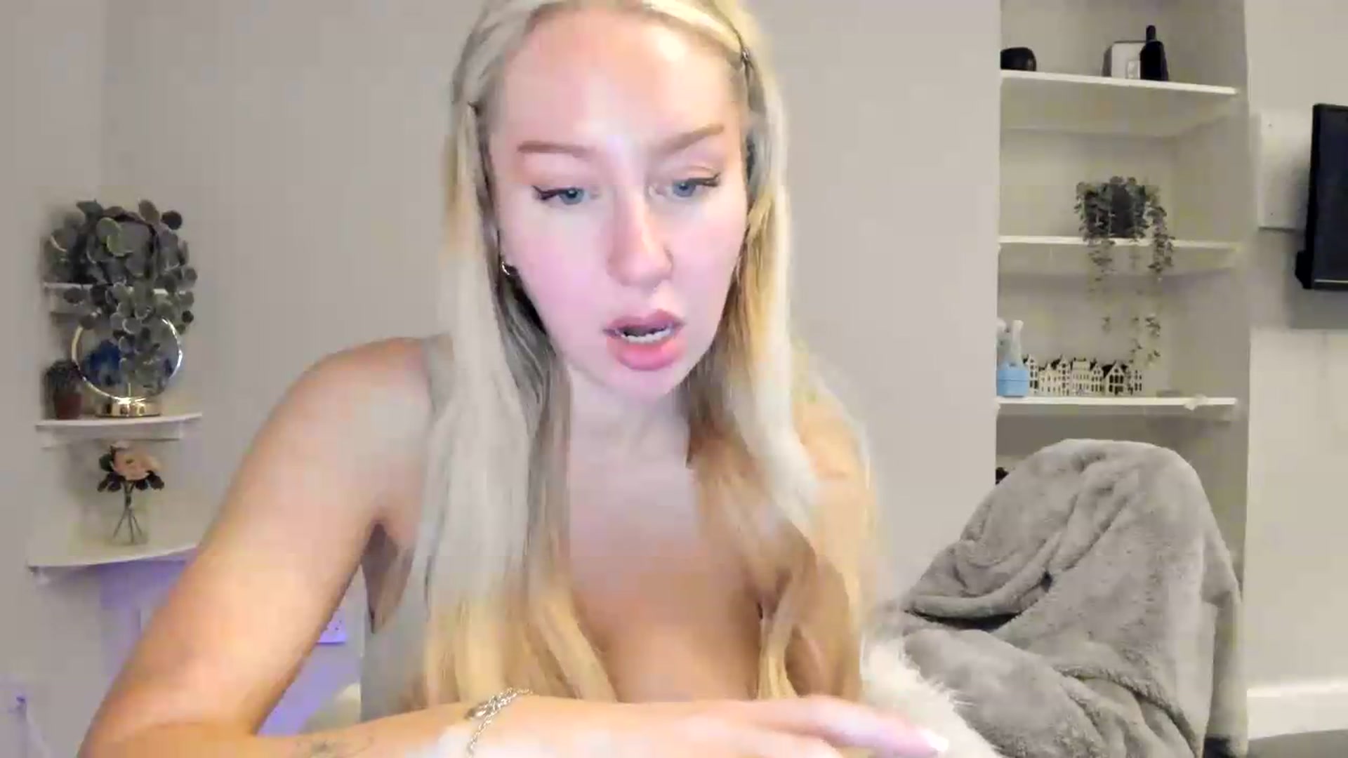 Gallery image thumbnail from pixelatedgirl's myfreecams stream on, 06/11/2026, 18:55 image 16 of 20