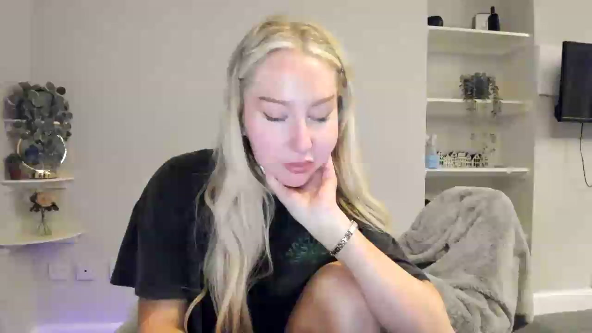 Gallery image thumbnail from pixelatedgirl's myfreecams stream on, 06/11/2026, 18:55 image 1 of 20