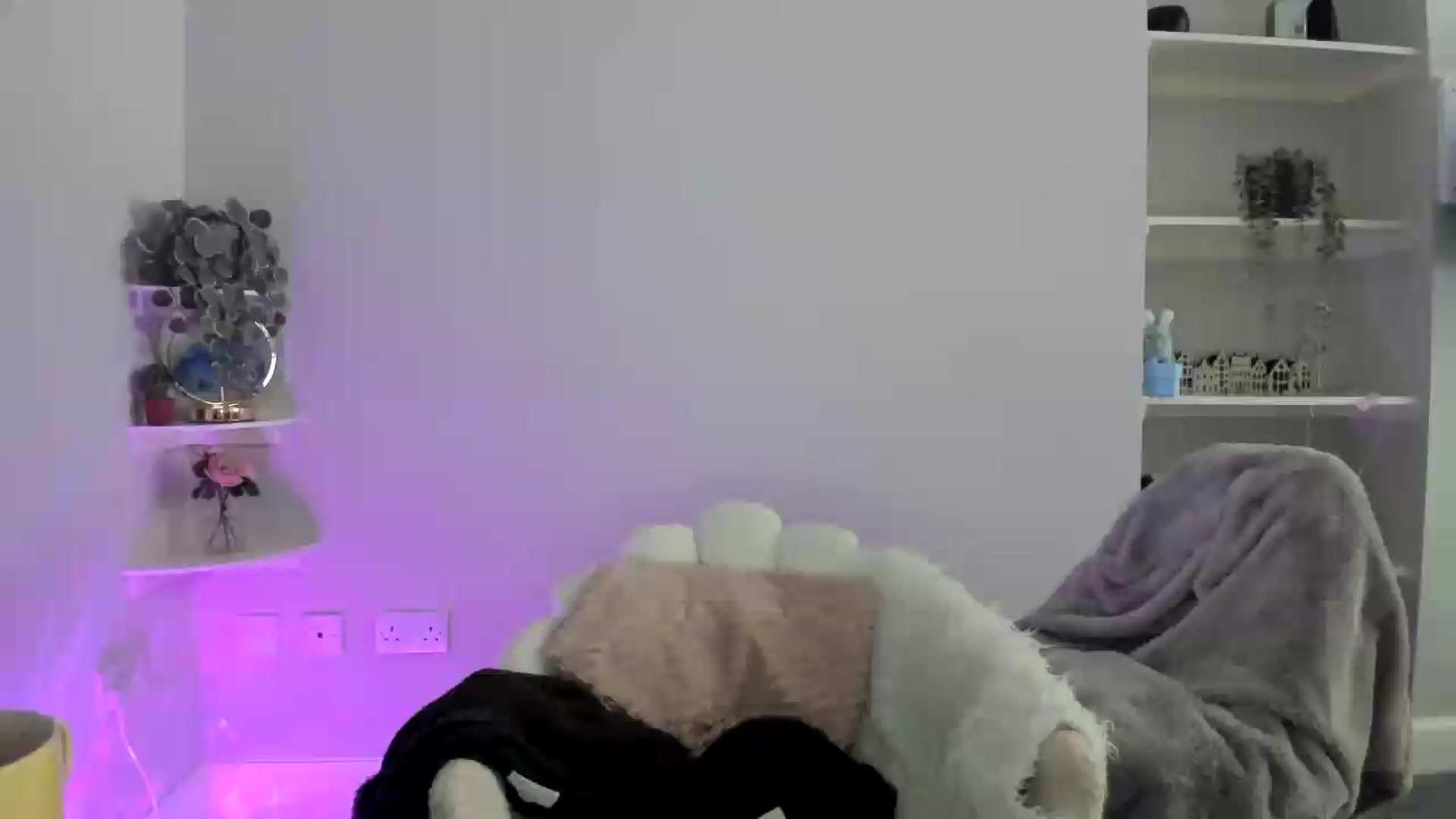 Gallery image thumbnail from pixelatedgirl's myfreecams stream on, 06/12/2026, 08:36 image 10 of 20
