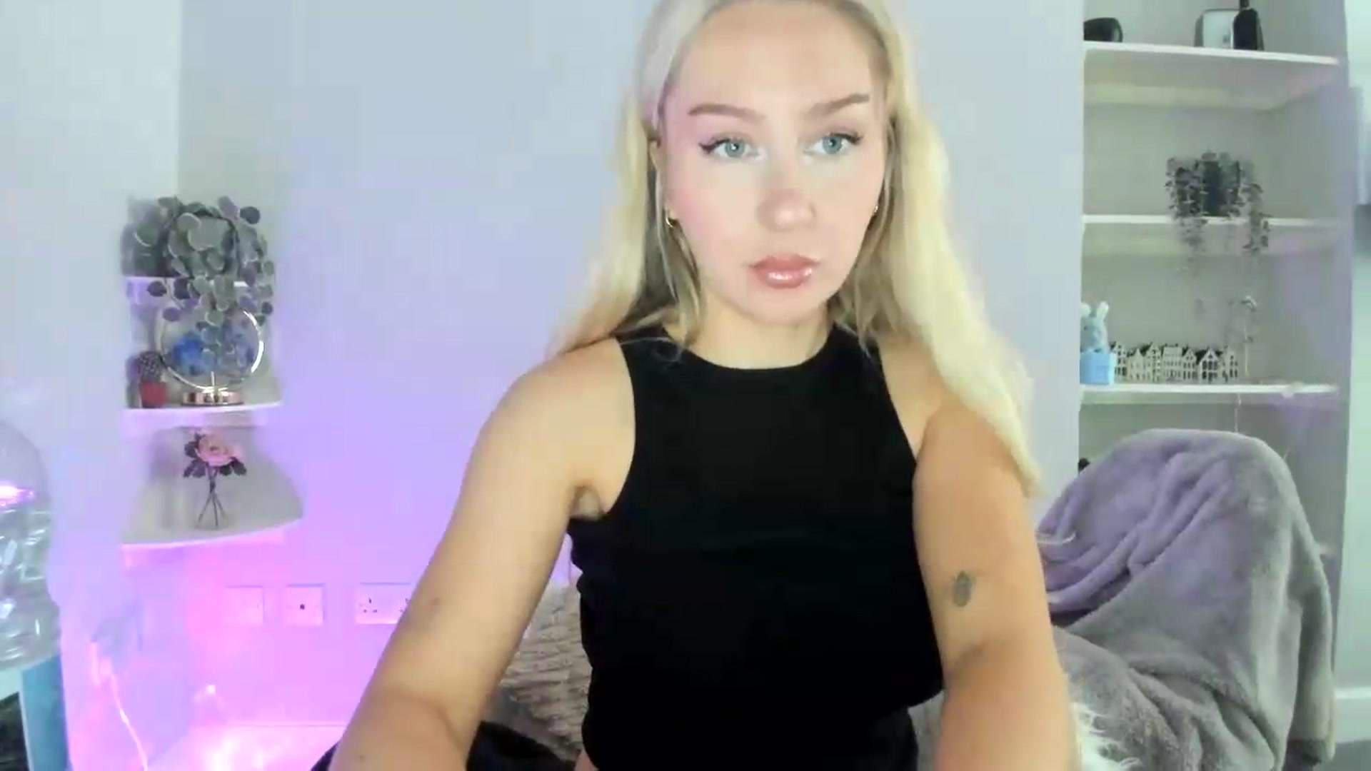 Gallery image thumbnail from pixelatedgirl's myfreecams stream on, 06/12/2026, 08:36 image 11 of 20