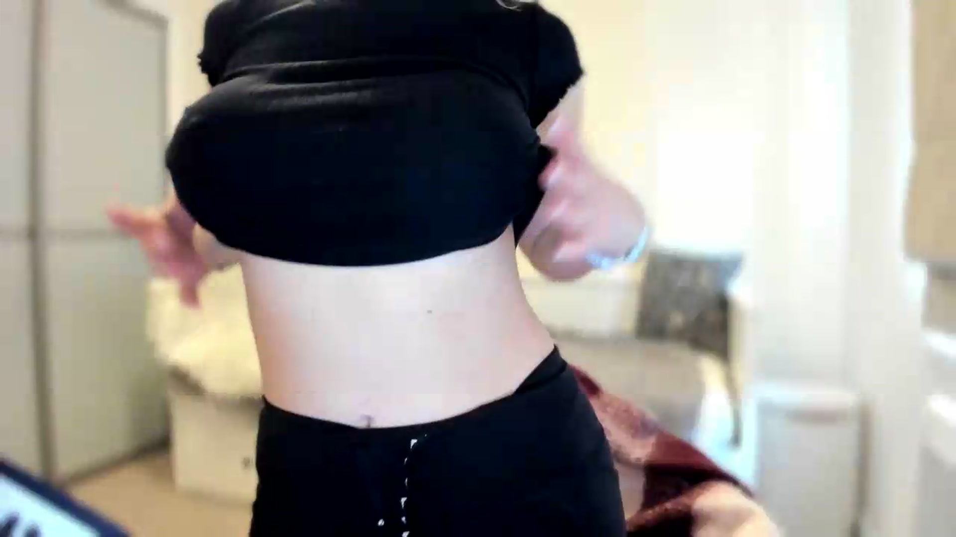 Gallery image thumbnail from pixelatedgirl's myfreecams stream on, 06/18/2026, 18:11 image 2 of 20