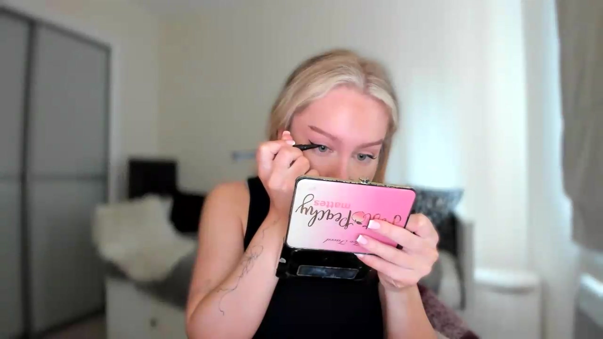 Gallery image thumbnail from pixelatedgirl's myfreecams stream on, 06/19/2026, 13:58 image 10 of 20