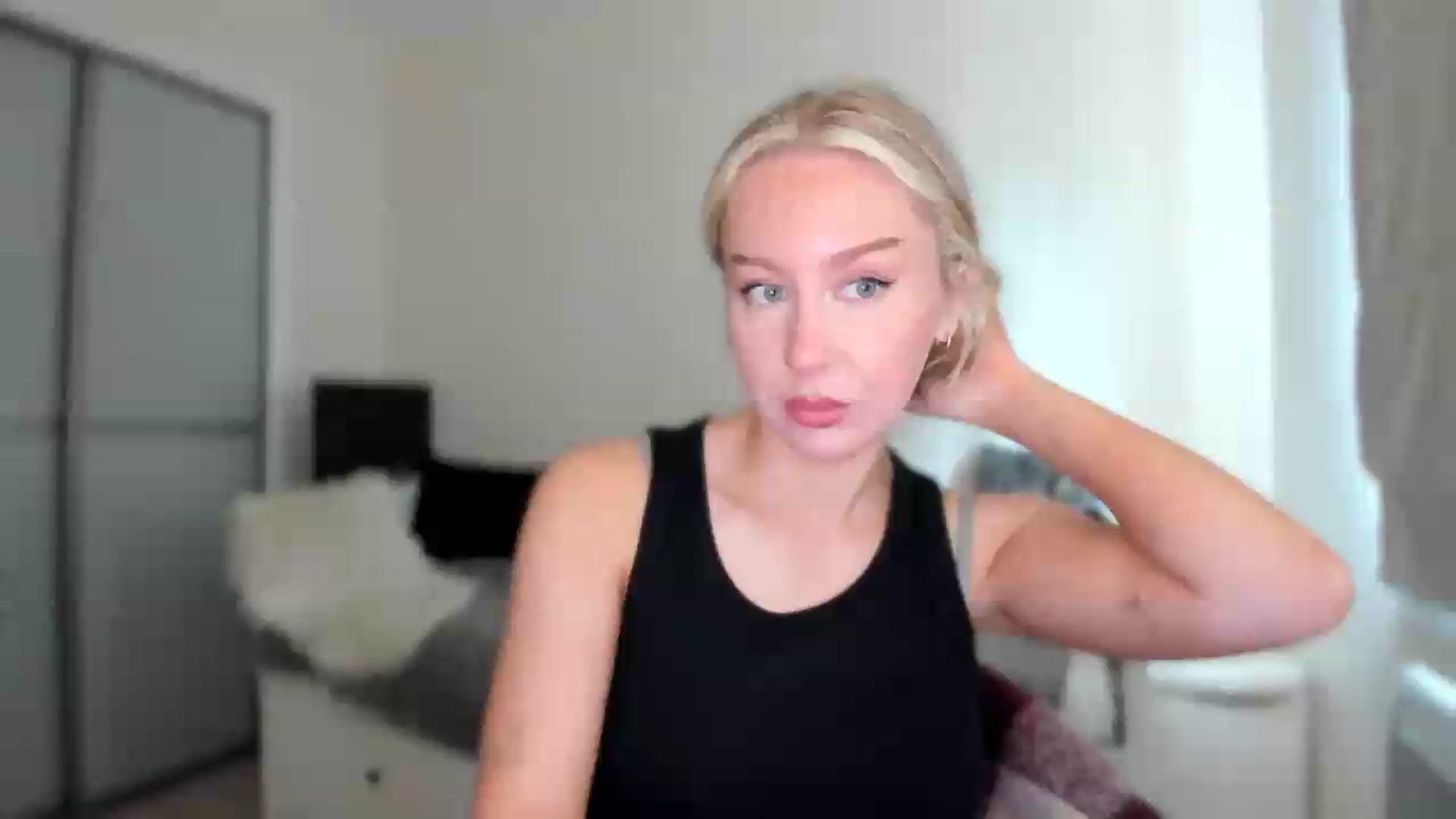 Gallery image thumbnail from pixelatedgirl's myfreecams stream on, 06/19/2026, 13:58 image 7 of 20