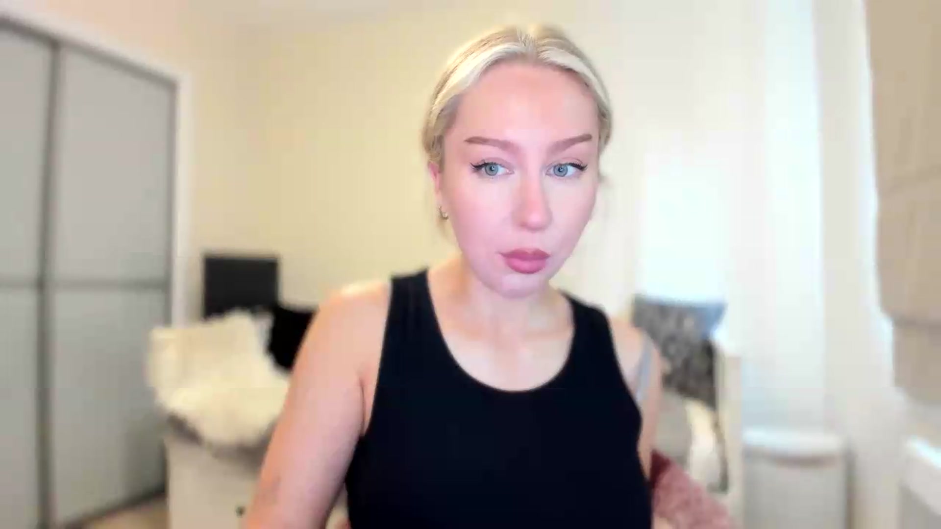 Gallery image thumbnail from pixelatedgirl's myfreecams stream on, 06/19/2026, 13:58 image 3 of 20