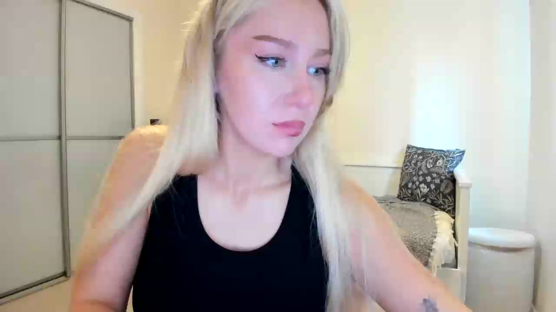 Gallery image thumbnail from pixelatedgirl's myfreecams stream on, 06/19/2026, 14:56 image 9 of 20