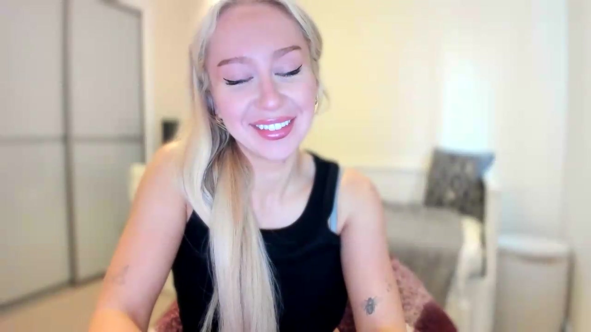 Gallery image thumbnail from pixelatedgirl's myfreecams stream on, 06/19/2026, 14:56 image 20 of 20