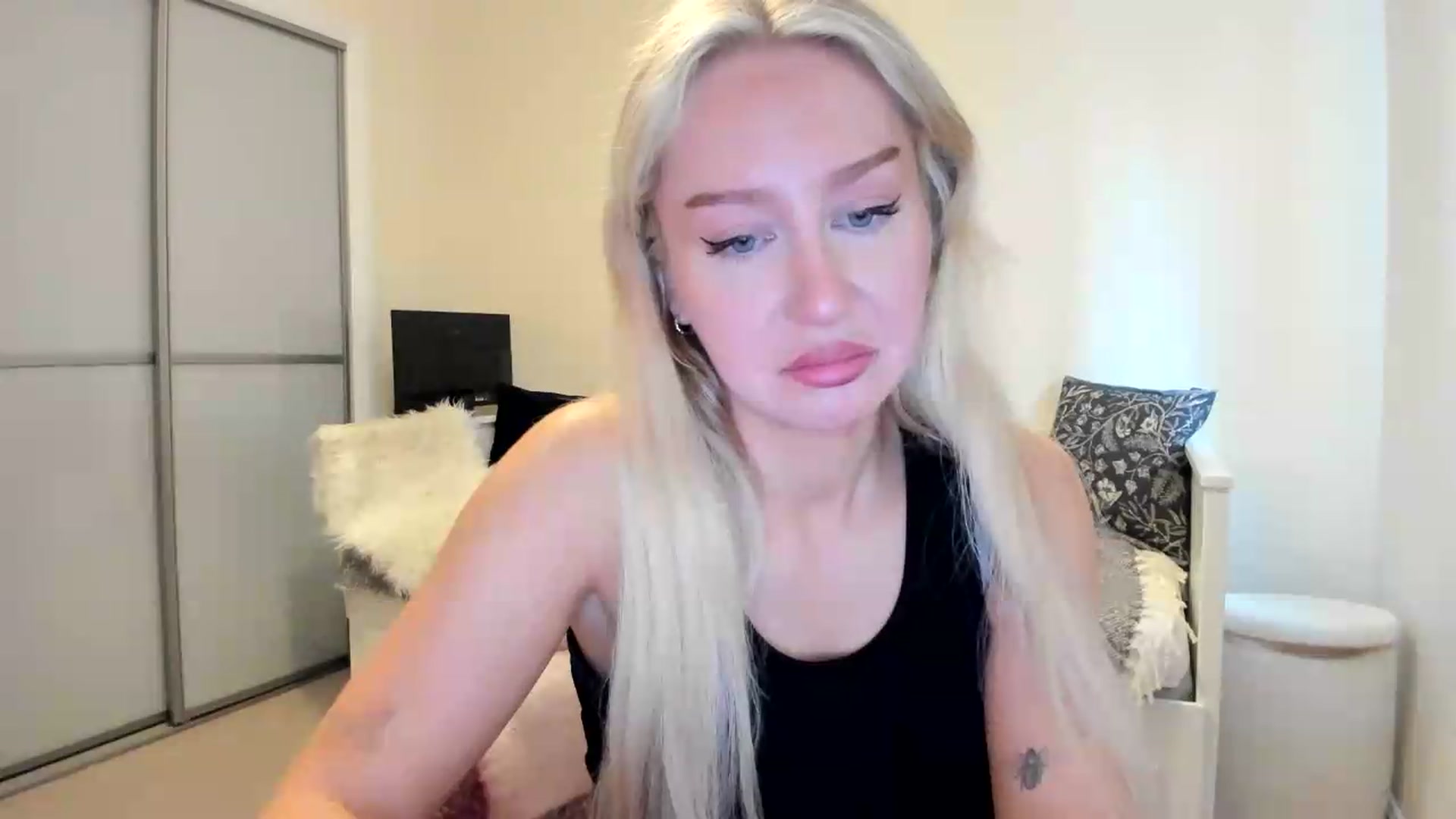 Gallery image thumbnail from pixelatedgirl's myfreecams stream on, 06/19/2026, 14:56 image 10 of 20