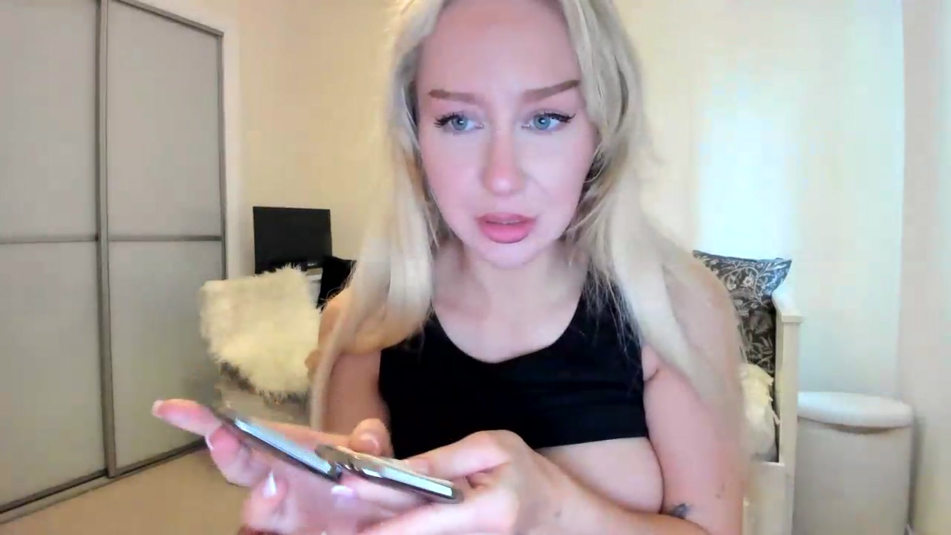 Gallery image thumbnail from pixelatedgirl's myfreecams stream on, 06/19/2026, 14:56 image 13 of 20