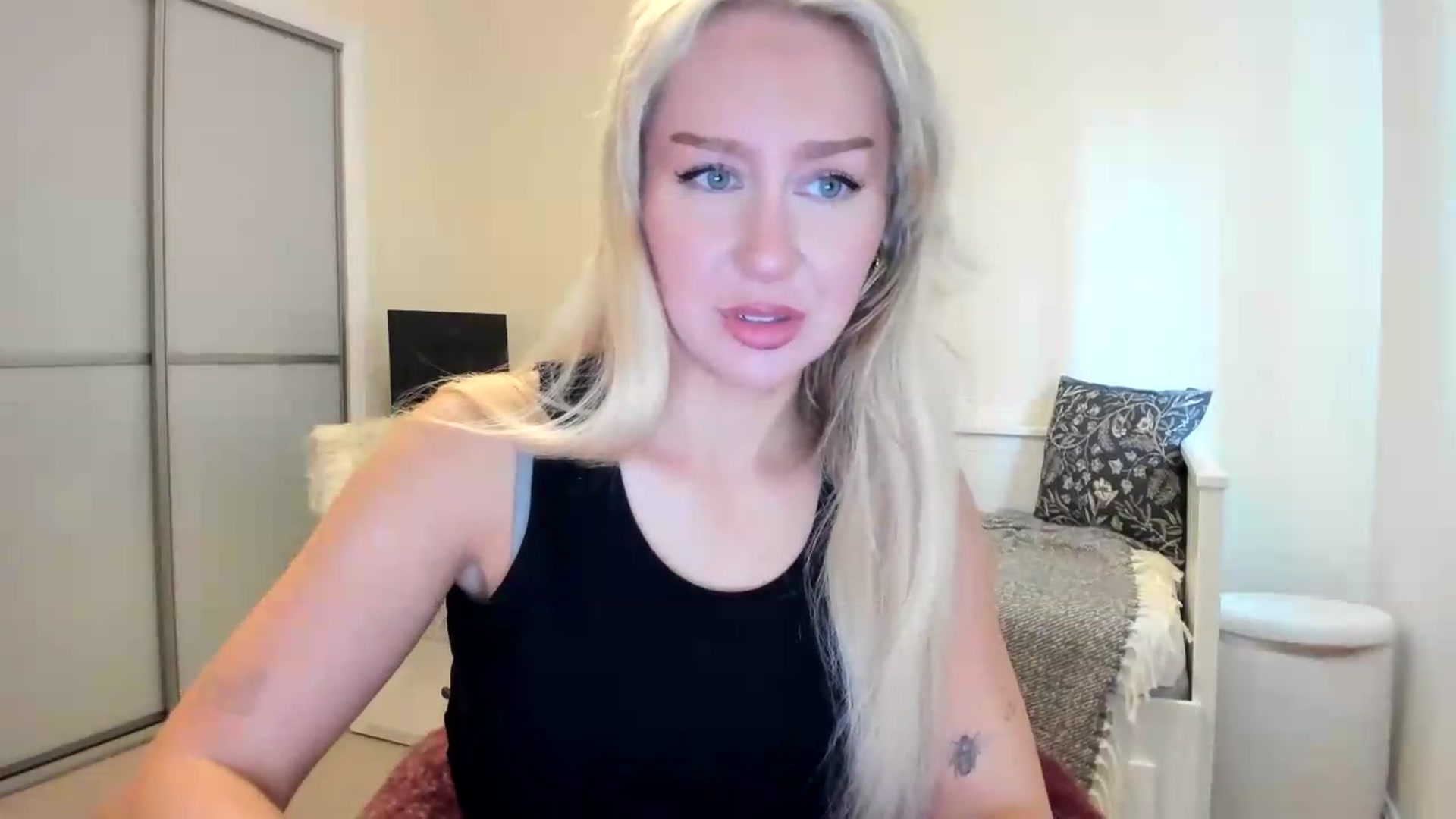 Gallery image thumbnail from pixelatedgirl's myfreecams stream on, 06/19/2026, 14:56 image 14 of 20
