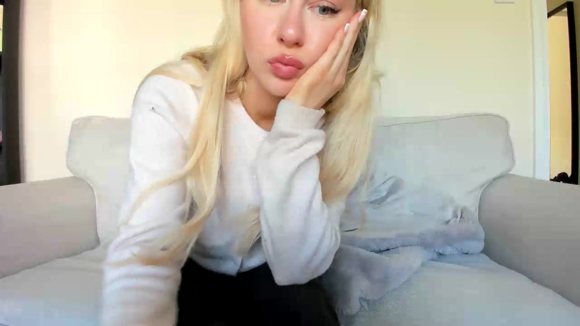 Gallery image thumbnail from pixelatedgirl's myfreecams stream on, 06/20/2026, 12:09 image 15 of 20