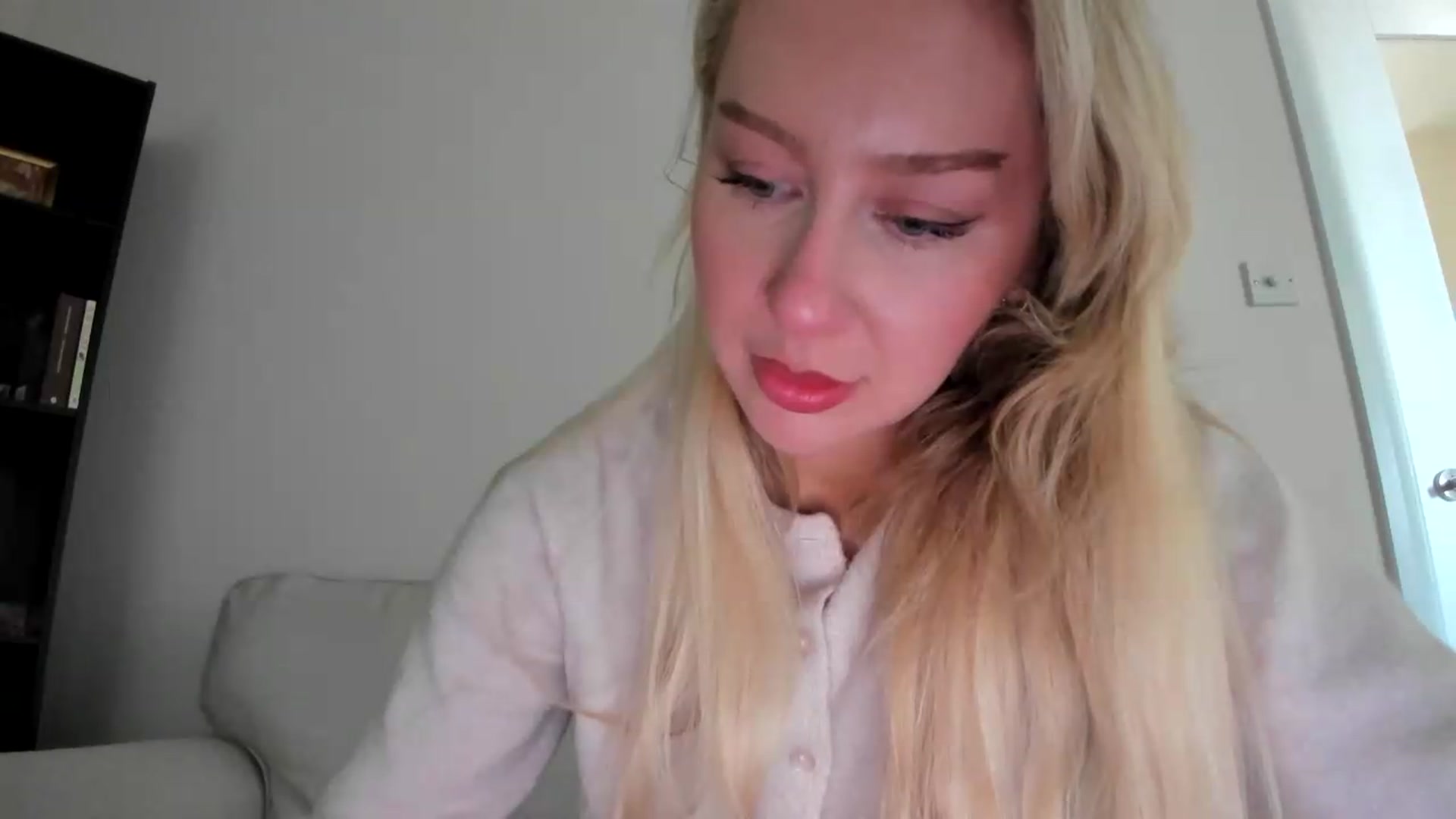 Gallery image thumbnail from pixelatedgirl's myfreecams stream on, 06/20/2026, 14:32 image 5 of 20