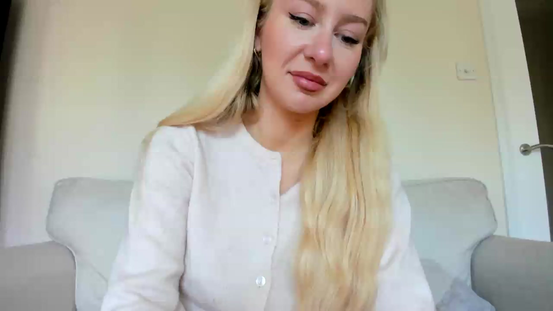 Gallery image thumbnail from pixelatedgirl's myfreecams stream on, 06/20/2026, 14:32 image 1 of 20