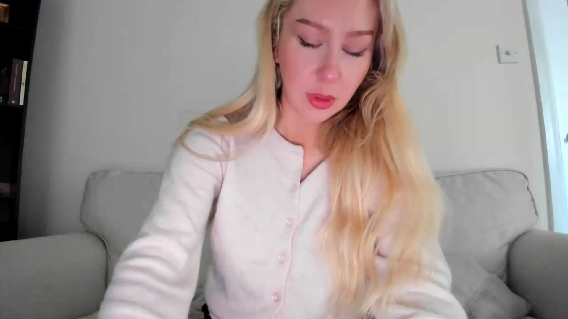Gallery image thumbnail from pixelatedgirl's myfreecams stream on, 06/20/2026, 14:32 image 4 of 20