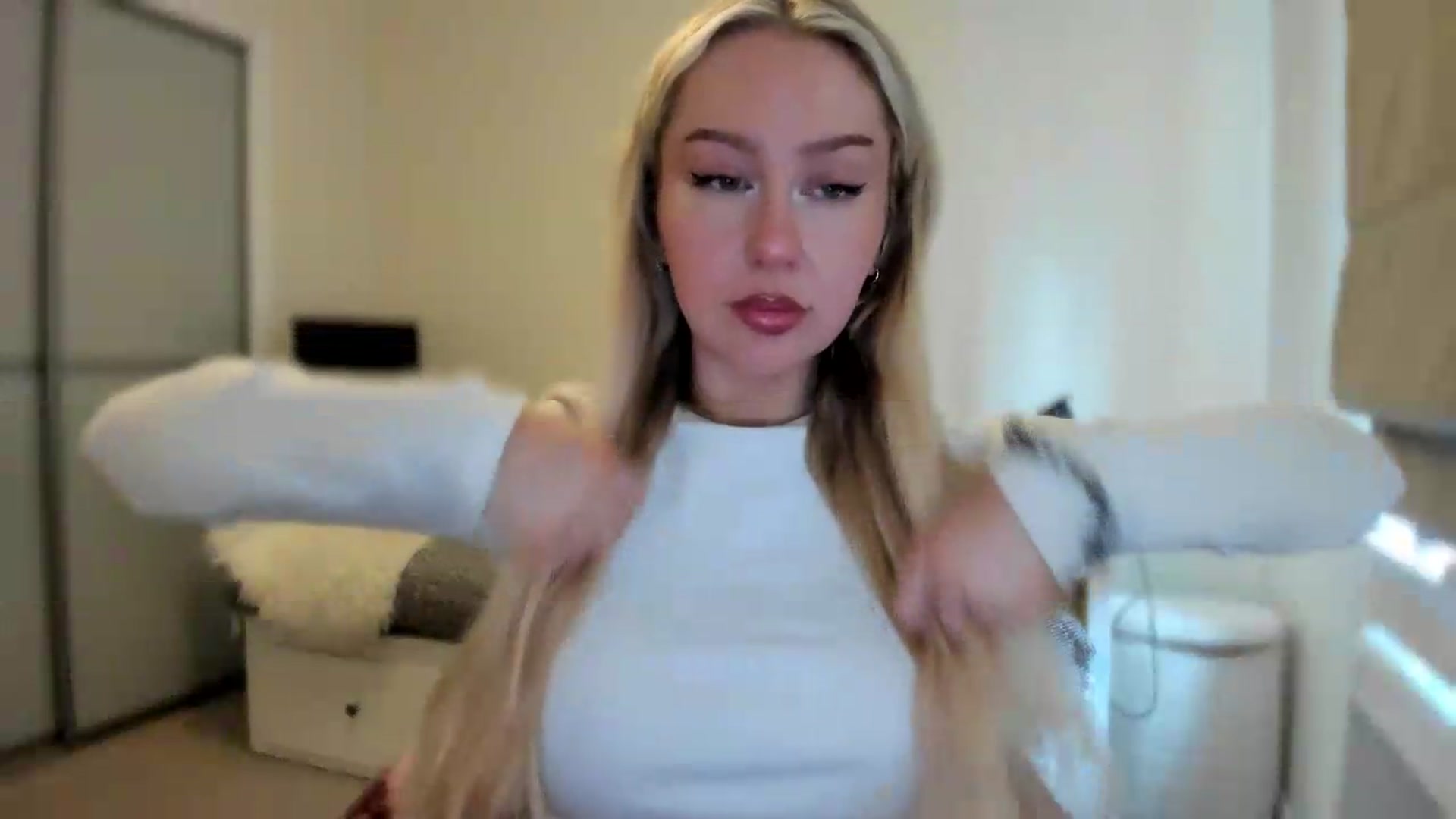 Gallery image thumbnail from pixelatedgirl's myfreecams stream on, 06/20/2026, 17:28 image 9 of 20