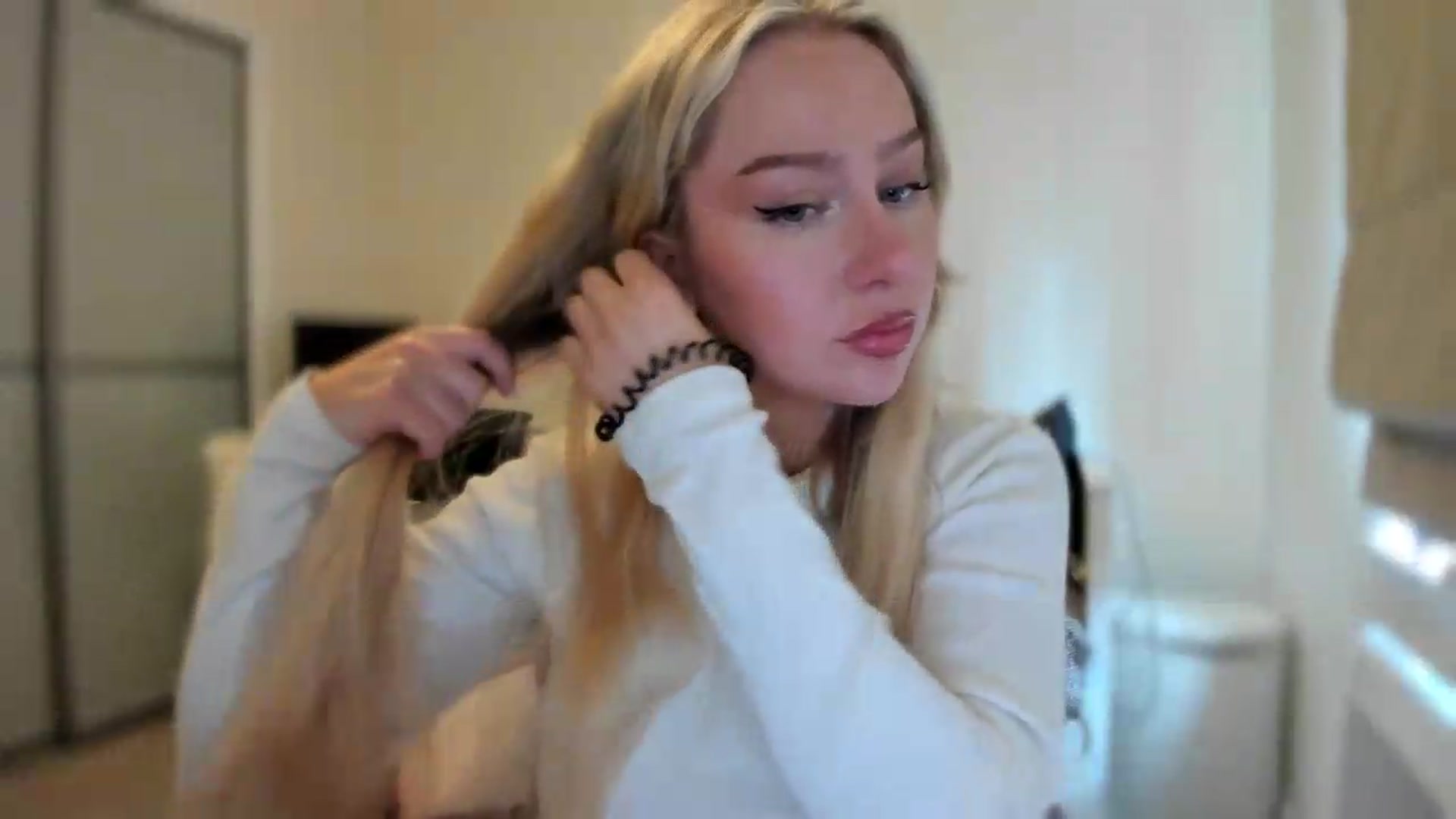 Gallery image thumbnail from pixelatedgirl's myfreecams stream on, 06/20/2026, 17:28 image 8 of 20