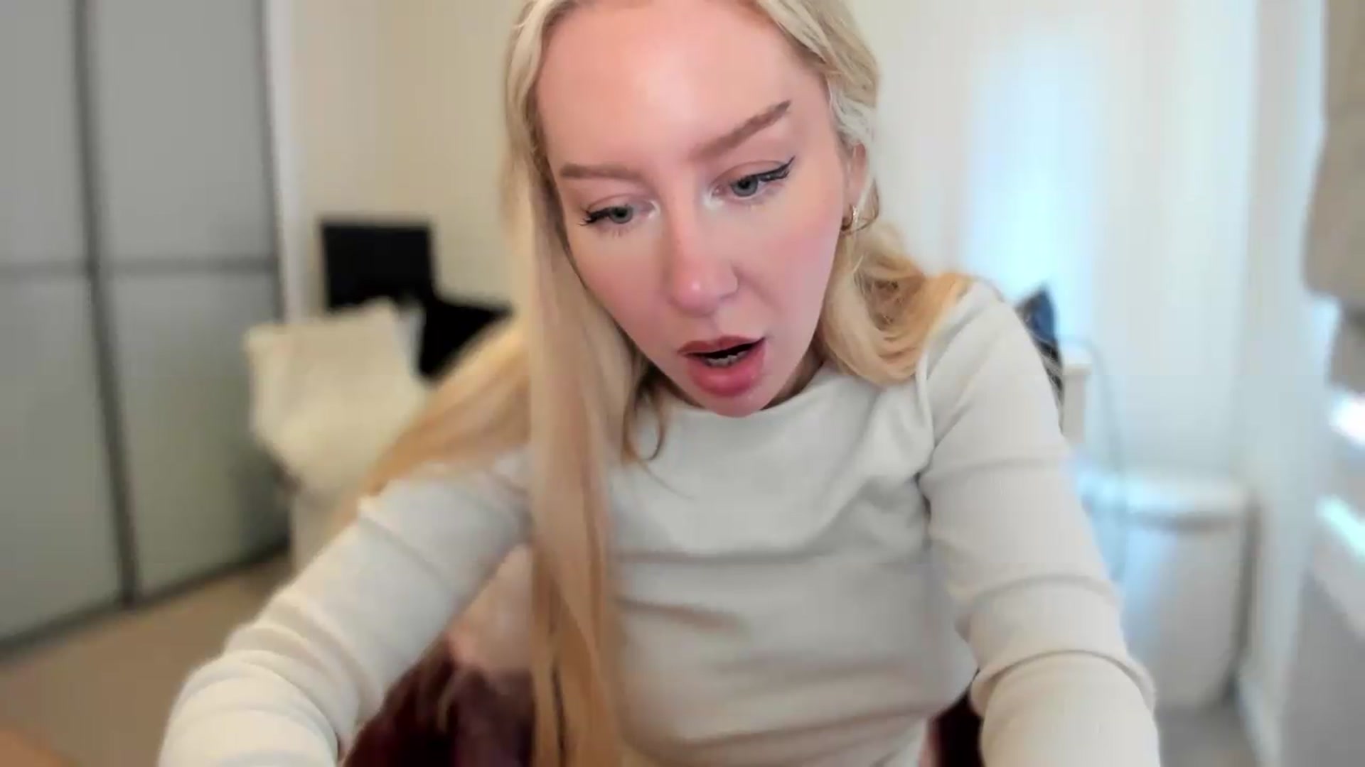 Gallery image thumbnail from pixelatedgirl's myfreecams stream on, 06/20/2026, 17:47 image 11 of 20