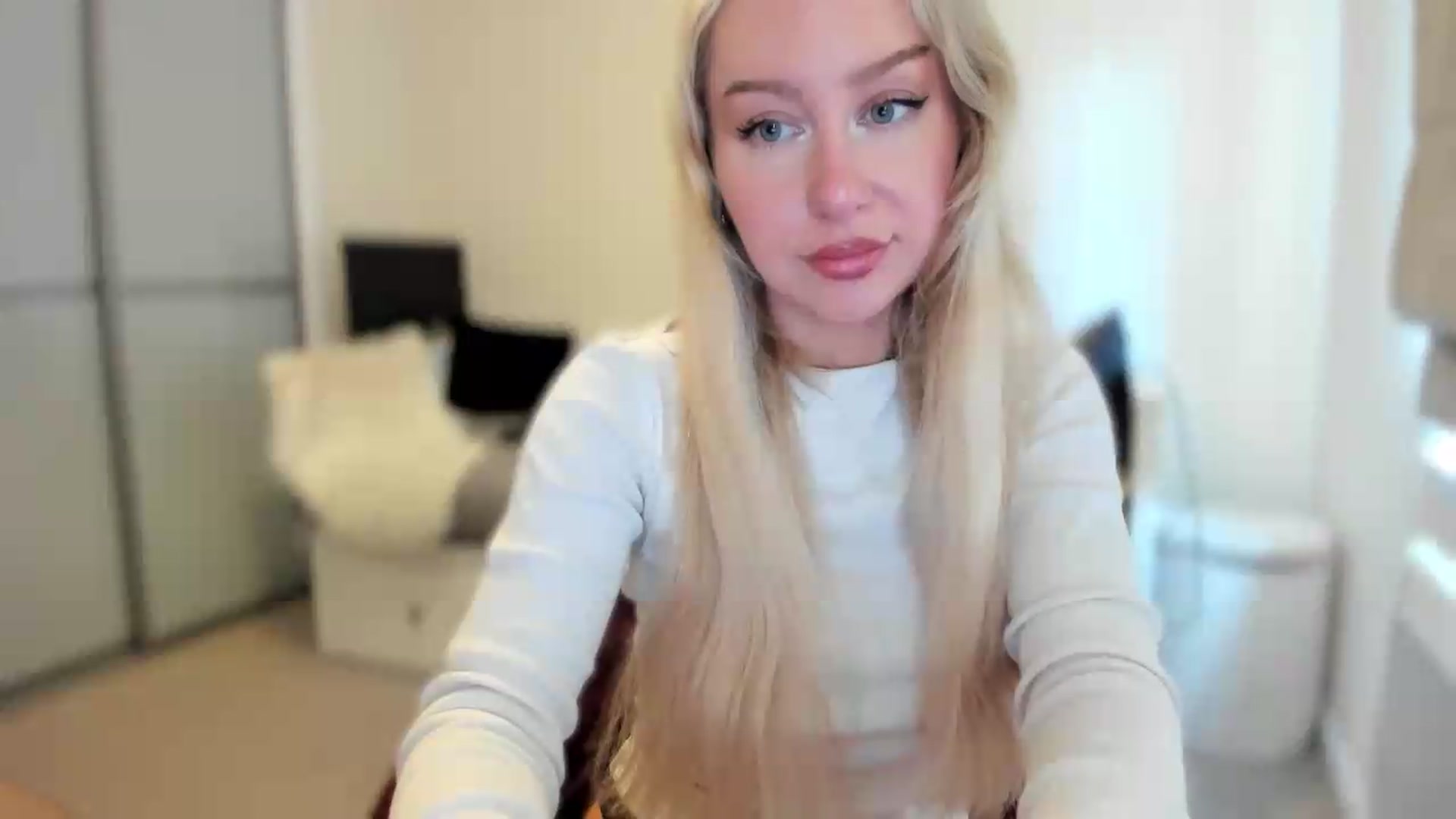 Gallery image thumbnail from pixelatedgirl's myfreecams stream on, 06/20/2026, 17:47 image 20 of 20