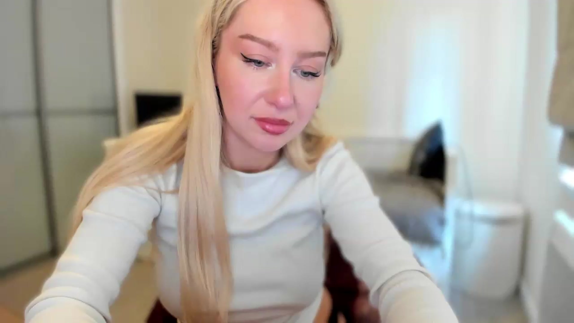 Gallery image thumbnail from pixelatedgirl's myfreecams stream on, 06/20/2026, 17:47 image 13 of 20