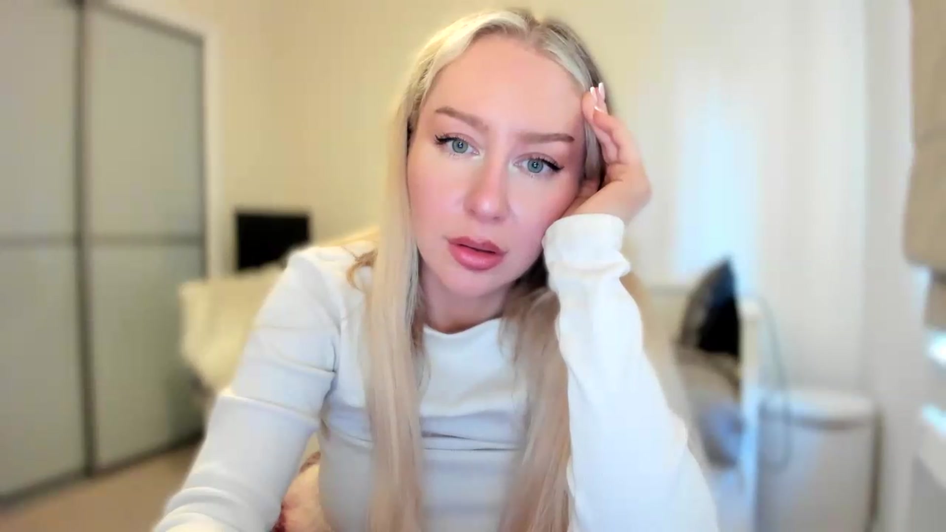 Gallery image thumbnail from pixelatedgirl's myfreecams stream on, 06/20/2026, 18:58 image 6 of 20