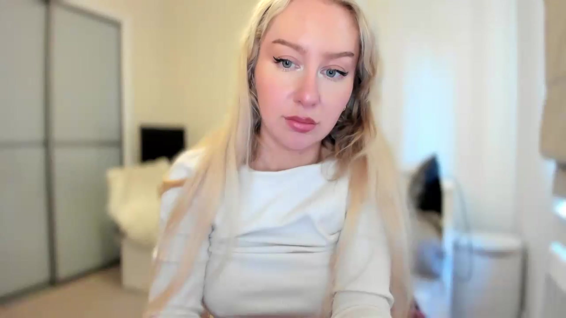 Gallery image thumbnail from pixelatedgirl's myfreecams stream on, 06/20/2026, 18:58 image 5 of 20