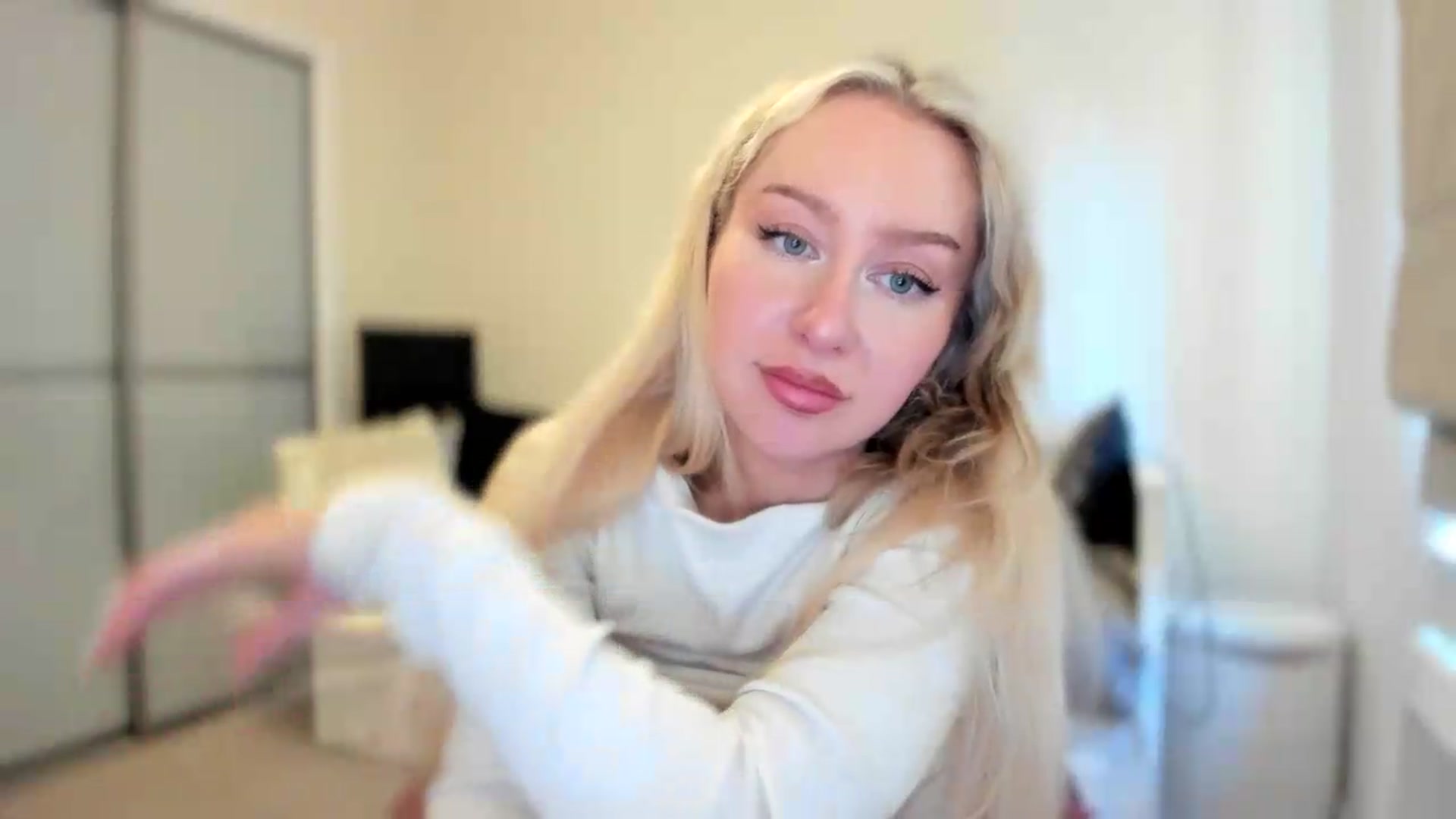 Gallery image thumbnail from pixelatedgirl's myfreecams stream on, 06/20/2026, 18:58 image 4 of 20