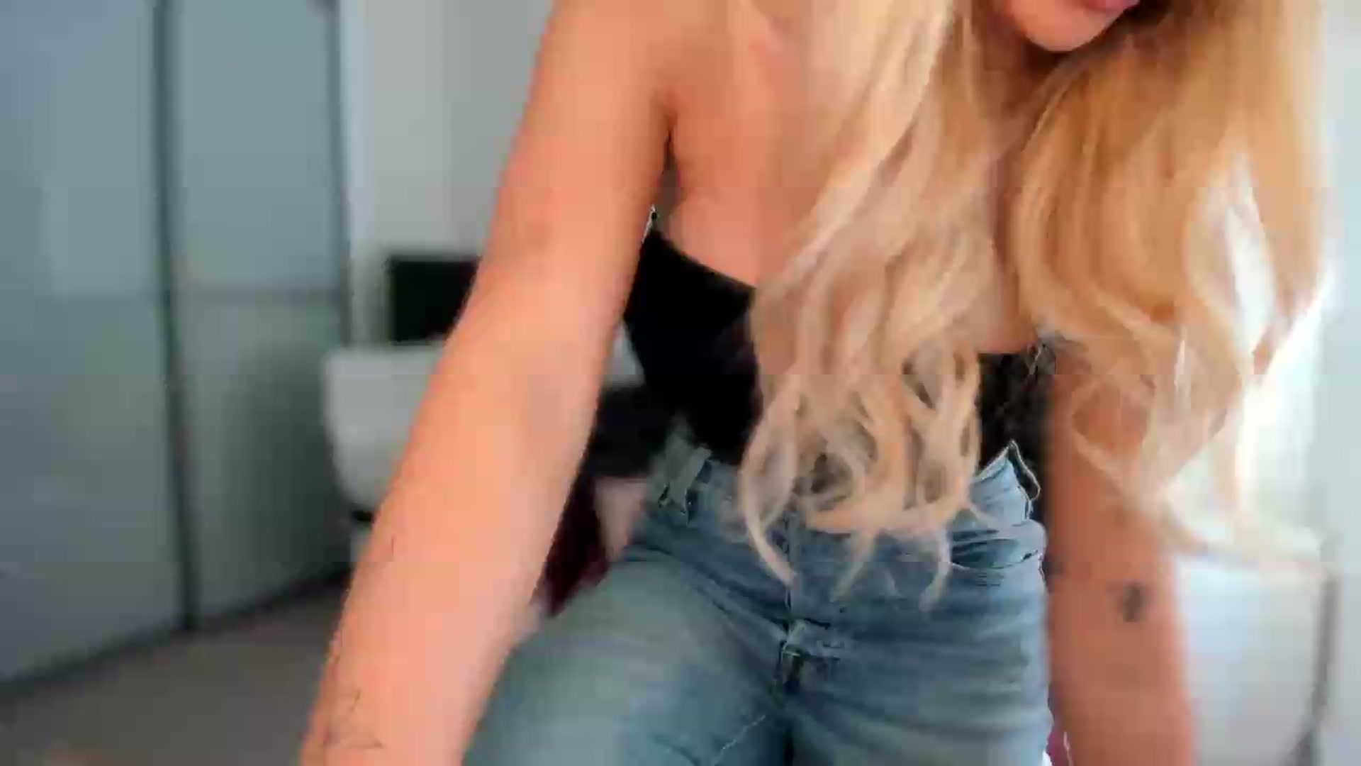 Gallery image thumbnail from pixelatedgirl's myfreecams stream on, 06/21/2026, 15:40 image 1 of 20