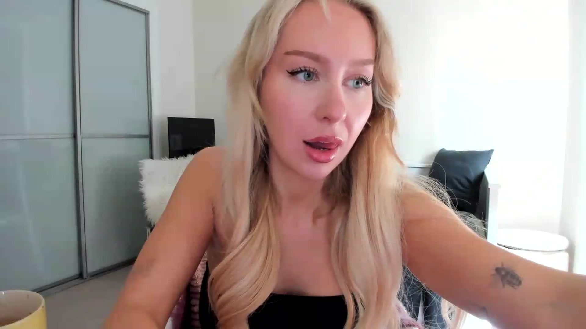 Gallery image thumbnail from pixelatedgirl's myfreecams stream on, 06/21/2026, 15:40 image 5 of 20