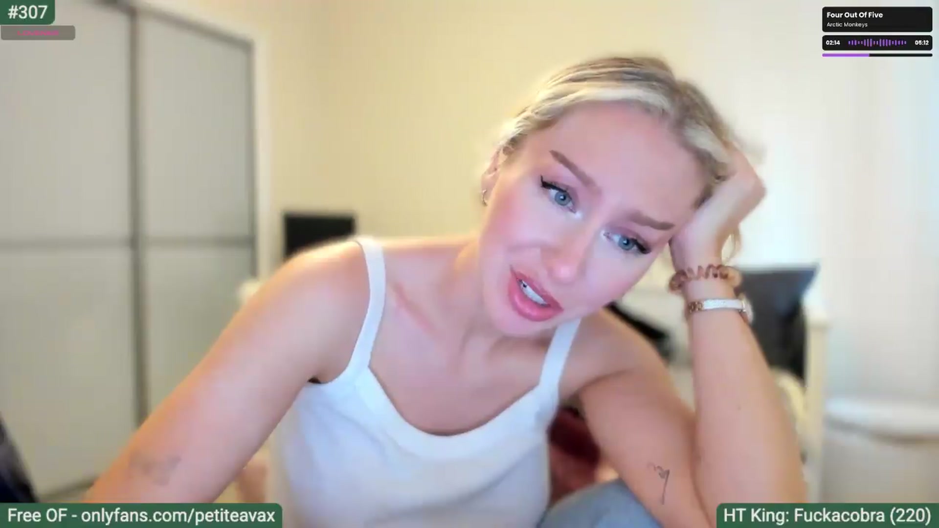 Gallery image thumbnail from pixelatedgirl's myfreecams stream on, 06/26/2026, 17:17 image 7 of 20