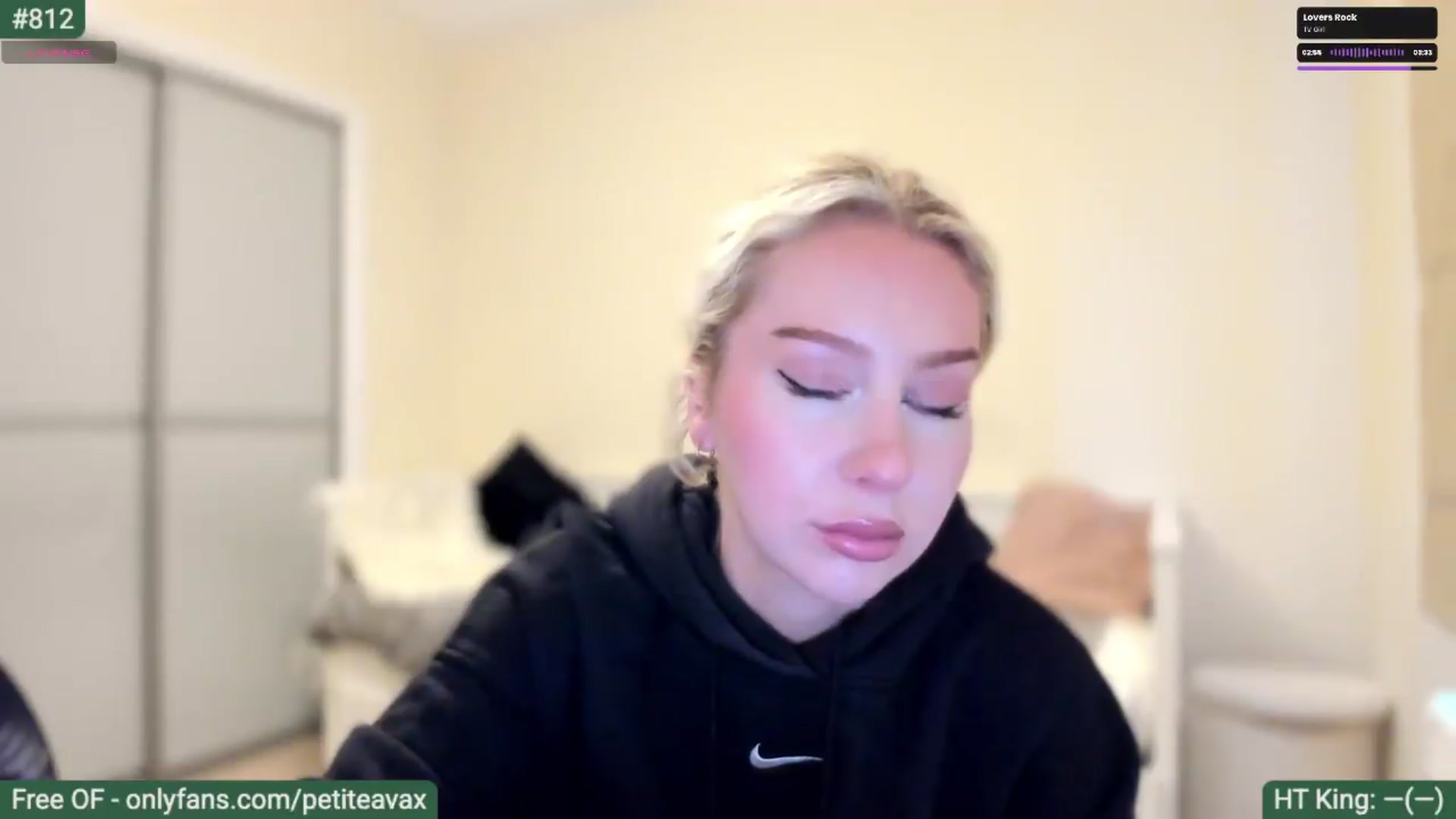 Gallery image thumbnail from pixelatedgirl's myfreecams stream on, 07/11/2026, 19:24 image 3 of 20