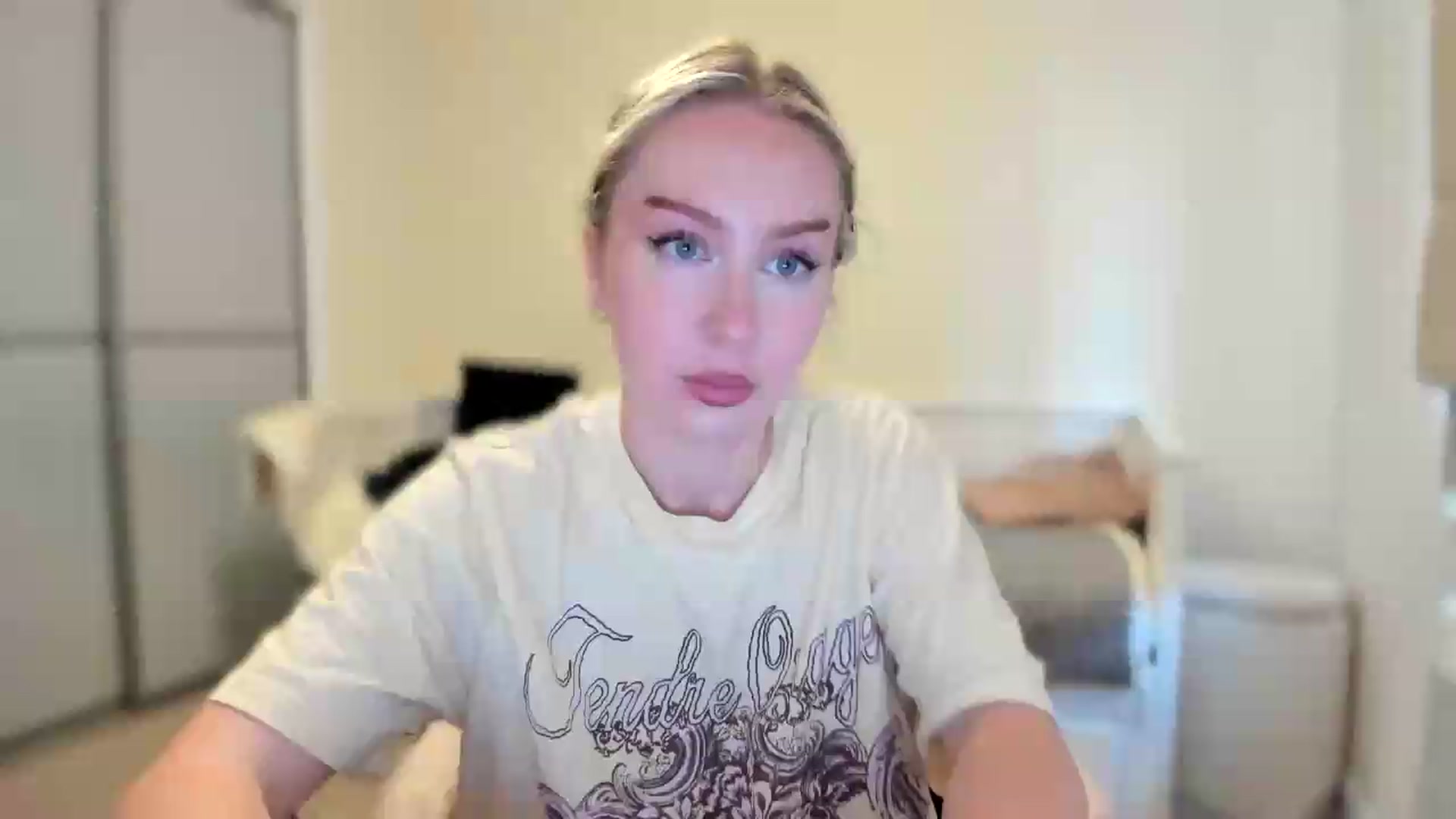 Gallery image thumbnail from pixelatedgirl's myfreecams stream on, 07/15/2026, 20:29 image 3 of 20