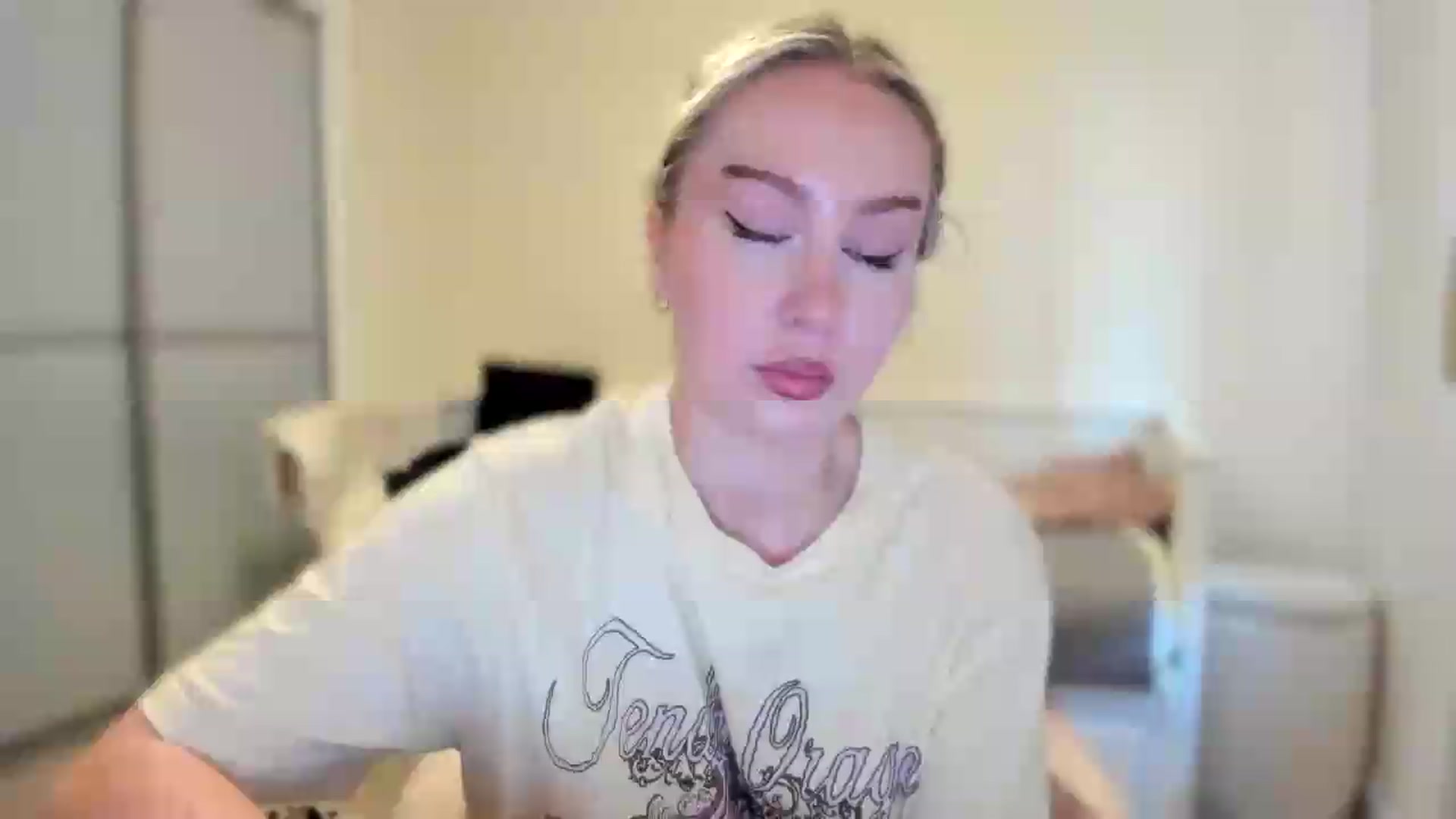 Gallery image thumbnail from pixelatedgirl's myfreecams stream on, 07/15/2026, 20:29 image 2 of 20