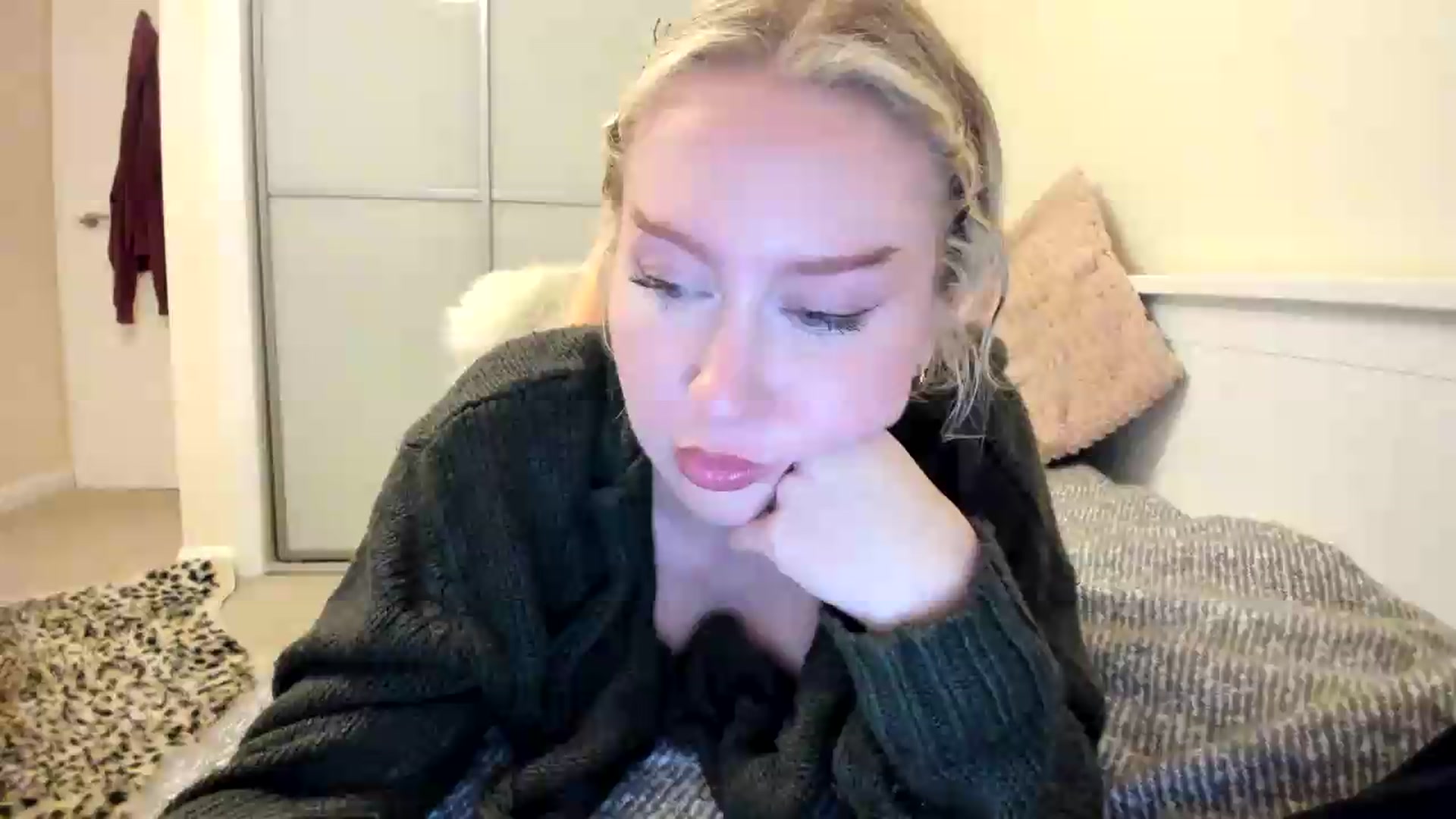 Gallery image thumbnail from pixelatedgirl's myfreecams stream on, 07/15/2026, 22:03 image 1 of 20