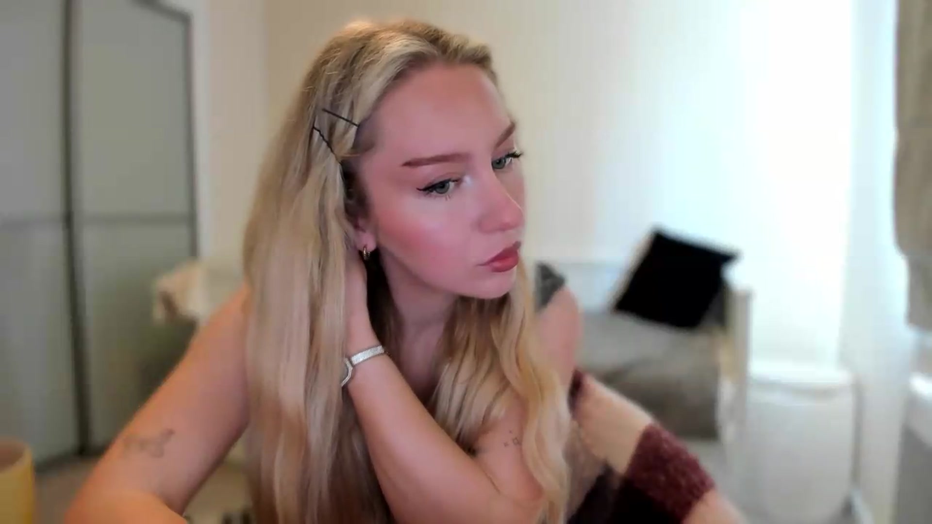 Gallery image thumbnail from pixelatedgirl's myfreecams stream on, 07/16/2026, 12:50 image 11 of 20