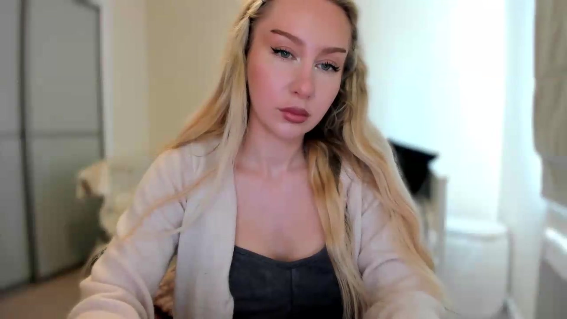 Gallery image thumbnail from pixelatedgirl's myfreecams stream on, 07/16/2026, 12:50 image 20 of 20