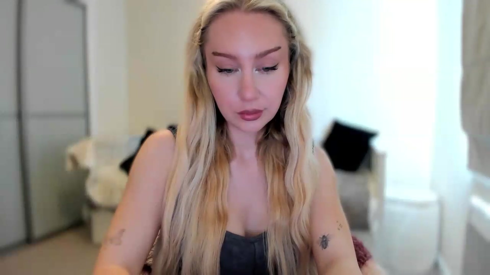 Gallery image thumbnail from pixelatedgirl's myfreecams stream on, 07/16/2026, 12:50 image 18 of 20