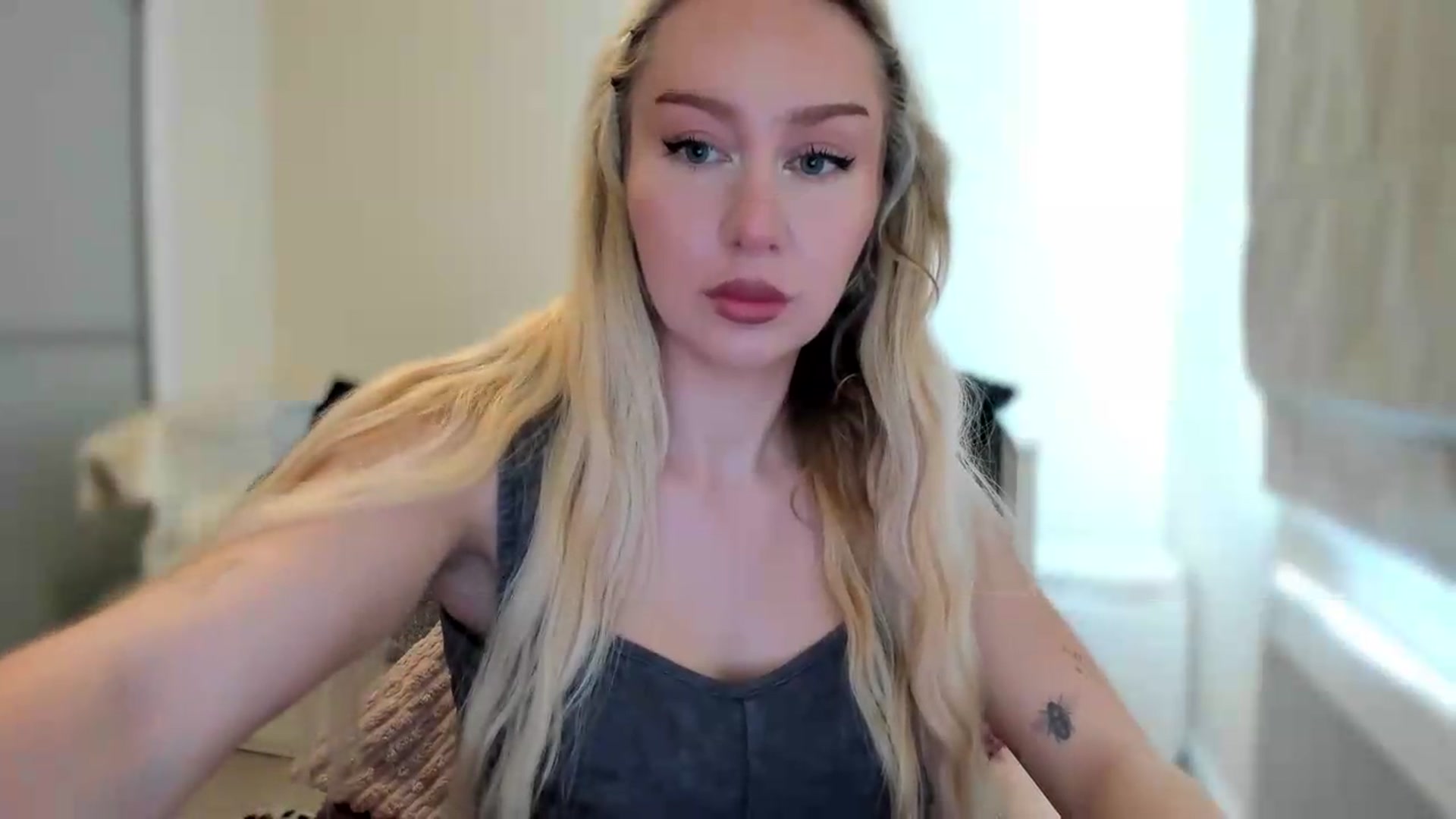 Gallery image thumbnail from pixelatedgirl's myfreecams stream on, 07/16/2026, 12:50 image 2 of 20