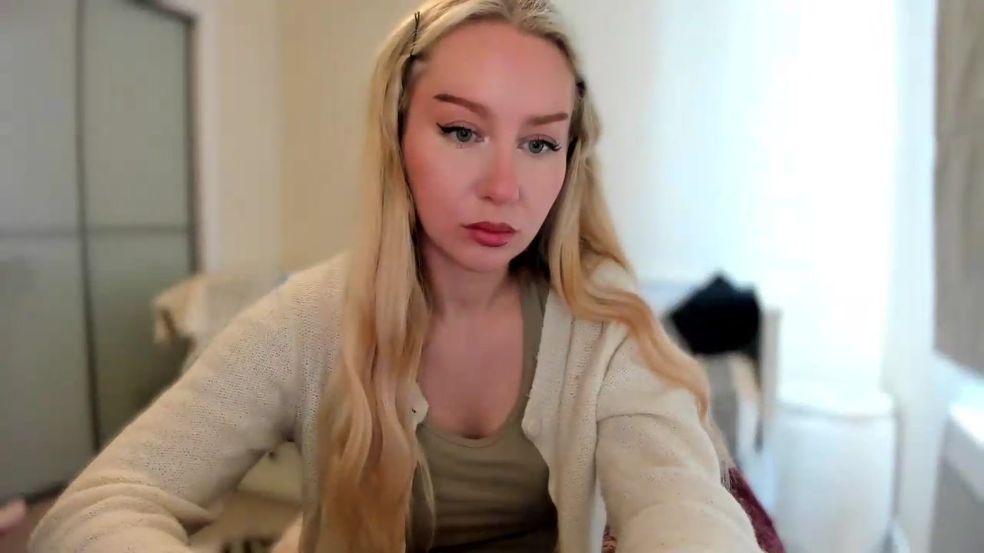 Gallery image thumbnail from pixelatedgirl's myfreecams stream on, 07/17/2026, 11:33 image 10 of 20