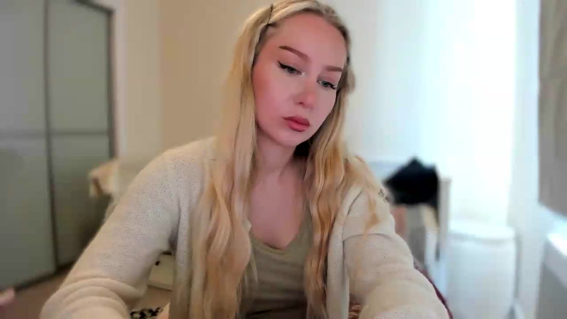 Gallery image thumbnail from pixelatedgirl's myfreecams stream on, 07/17/2026, 11:33 image 11 of 20