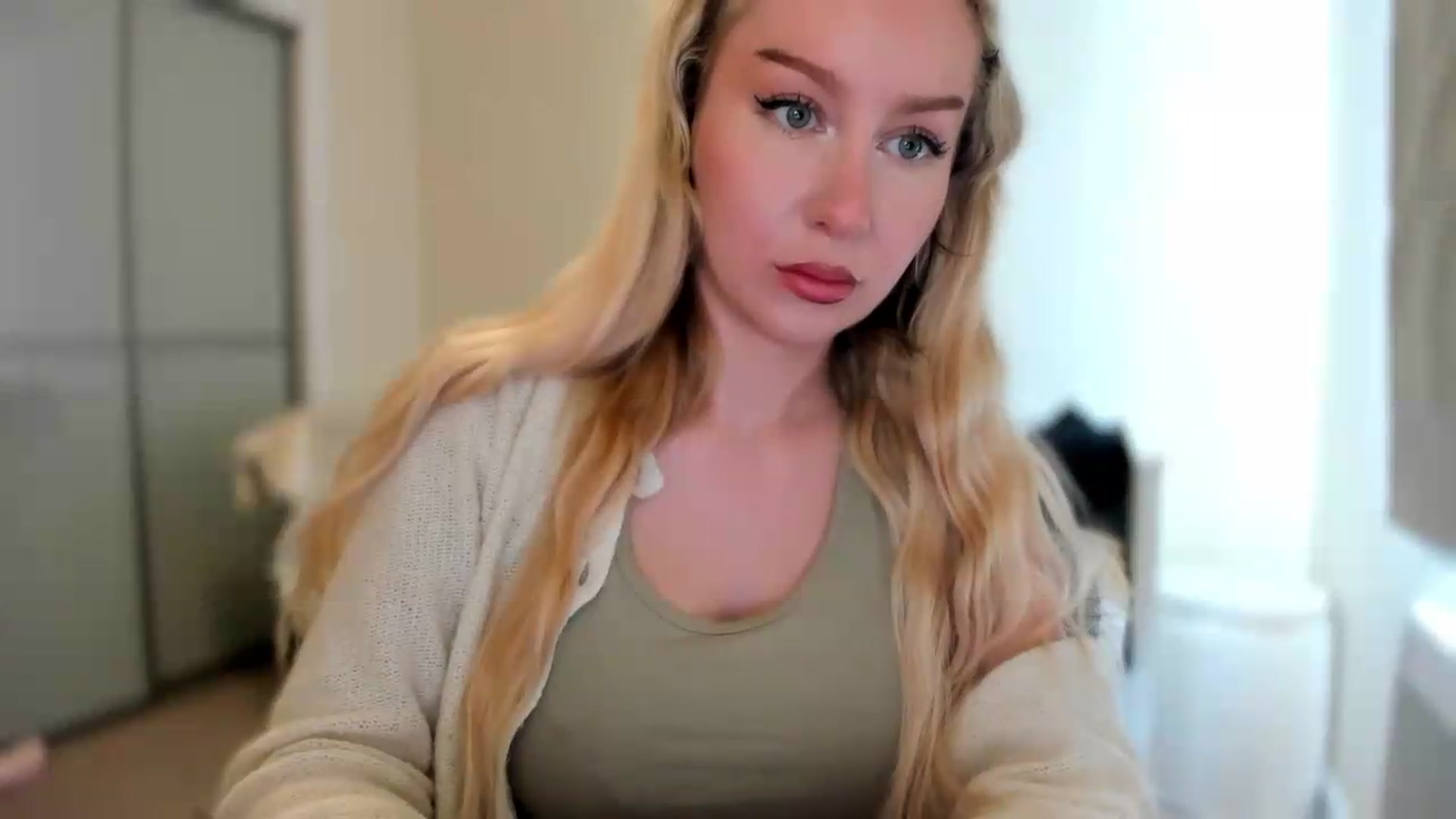 Gallery image thumbnail from pixelatedgirl's myfreecams stream on, 07/17/2026, 11:33 image 20 of 20