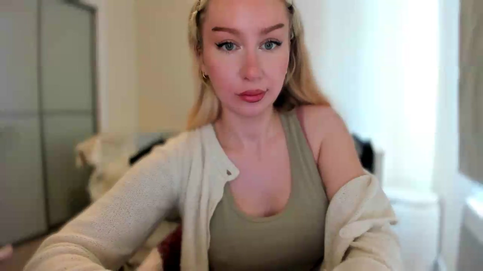 Gallery image thumbnail from pixelatedgirl's myfreecams stream on, 07/17/2026, 11:33 image 5 of 20