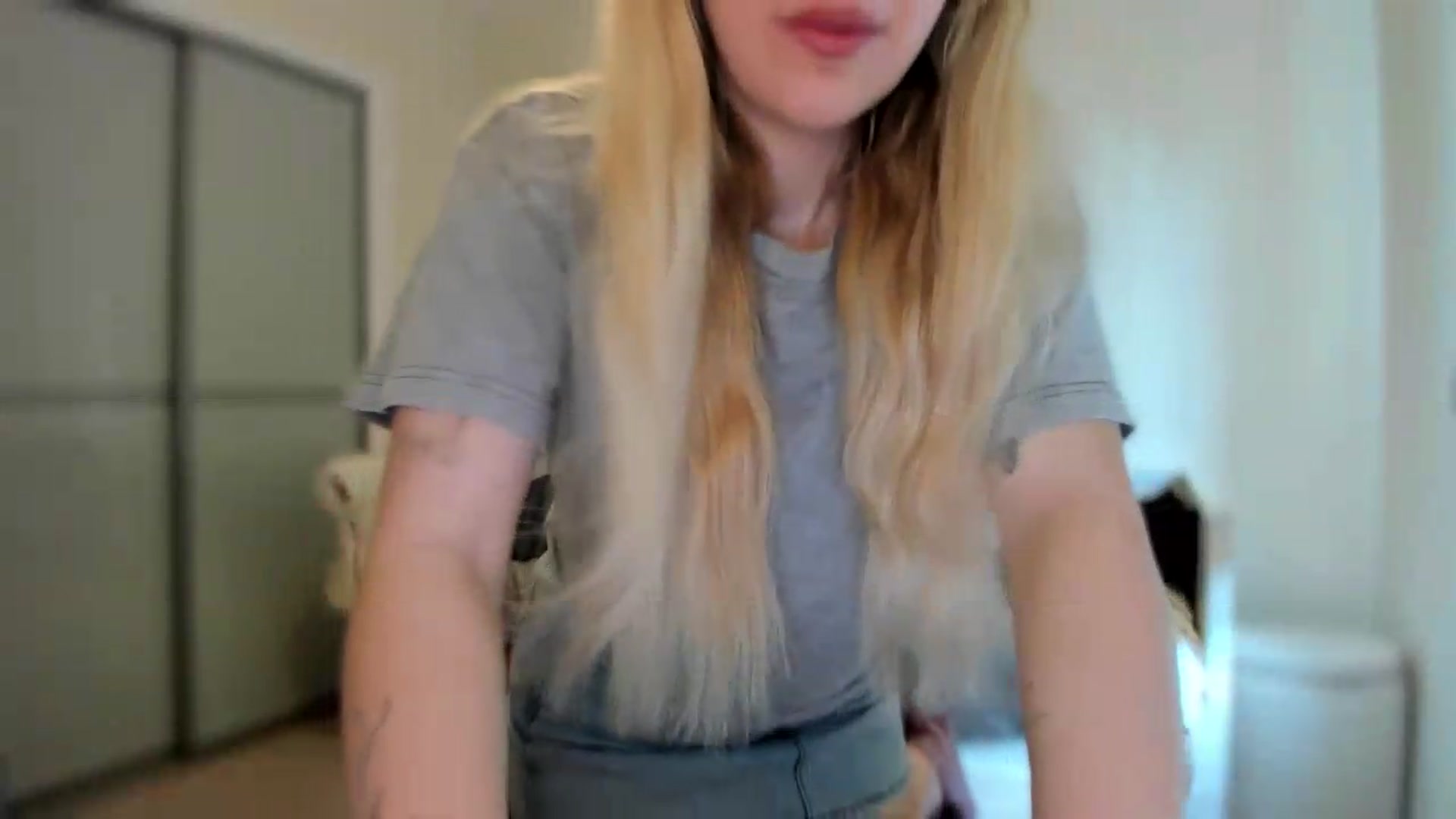 Gallery image thumbnail from pixelatedgirl's myfreecams stream on, 07/18/2026, 14:44 image 13 of 20