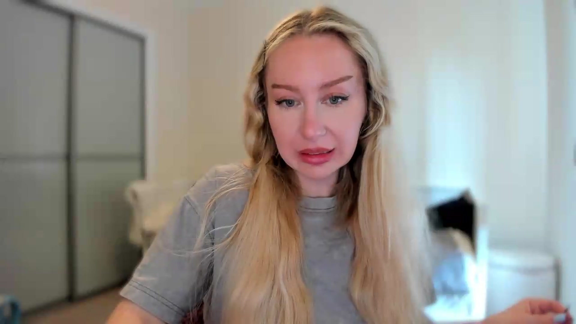 Gallery image thumbnail from pixelatedgirl's myfreecams stream on, 07/18/2026, 14:44 image 6 of 20