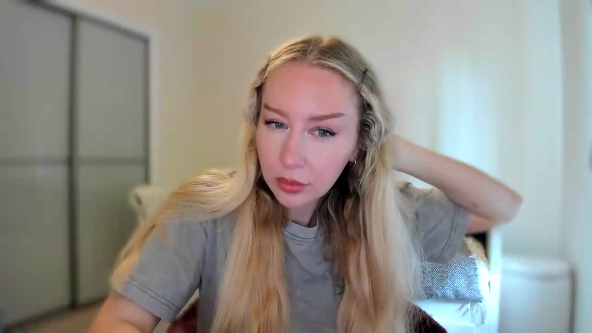Gallery image thumbnail from pixelatedgirl's myfreecams stream on, 07/18/2026, 14:44 image 10 of 20