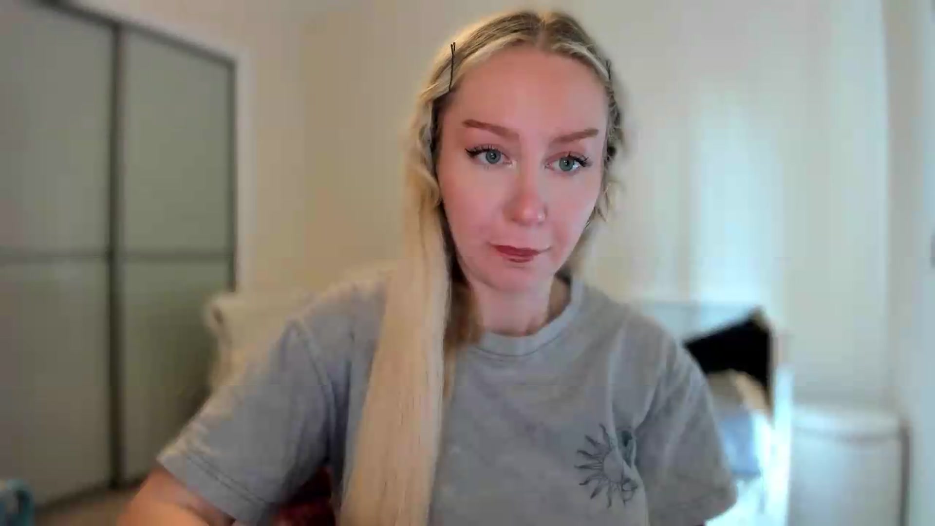 Gallery image thumbnail from pixelatedgirl's myfreecams stream on, 07/18/2026, 14:44 image 7 of 20