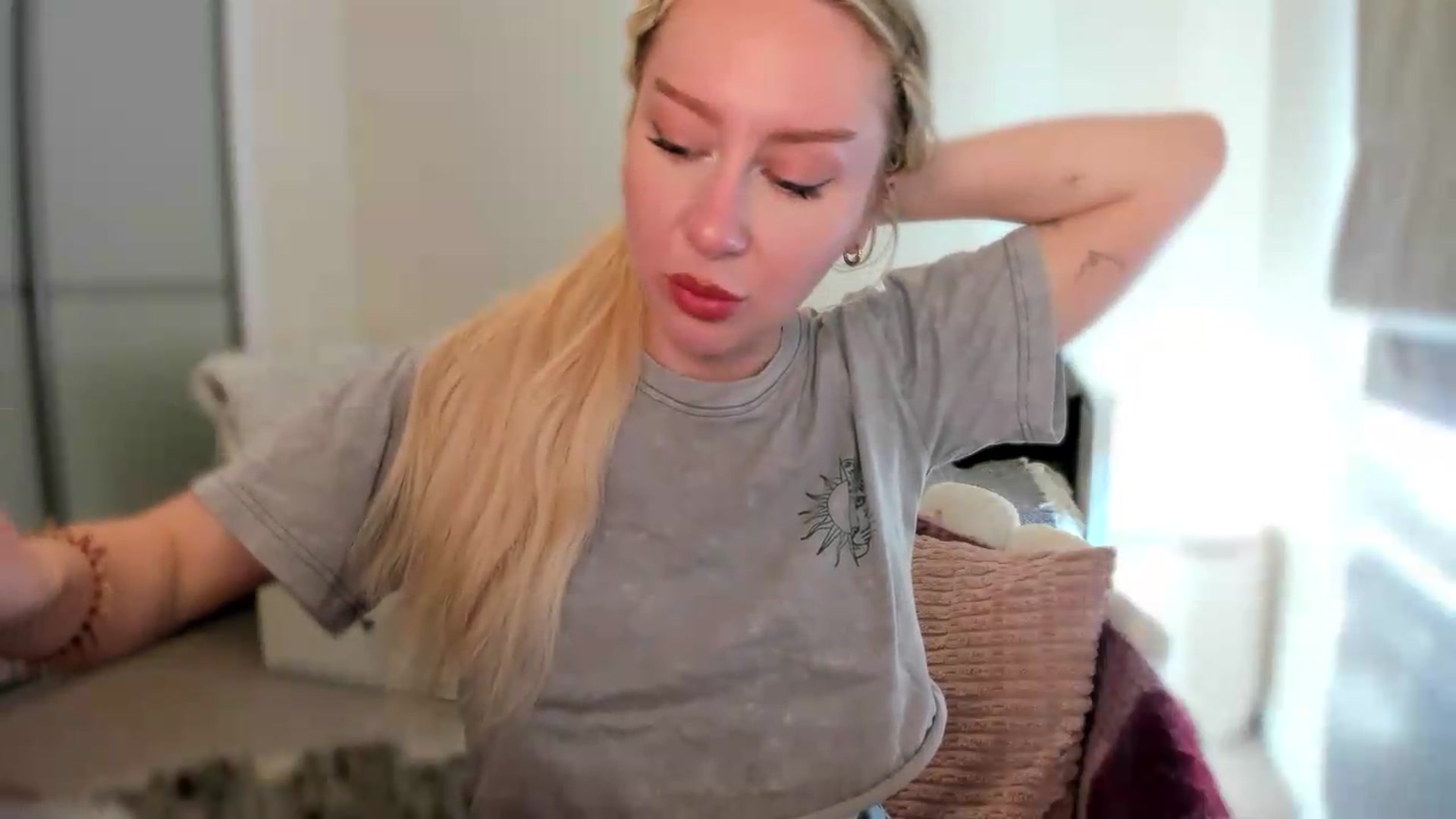 Gallery image thumbnail from pixelatedgirl's myfreecams stream on, 07/18/2026, 15:48 image 10 of 20