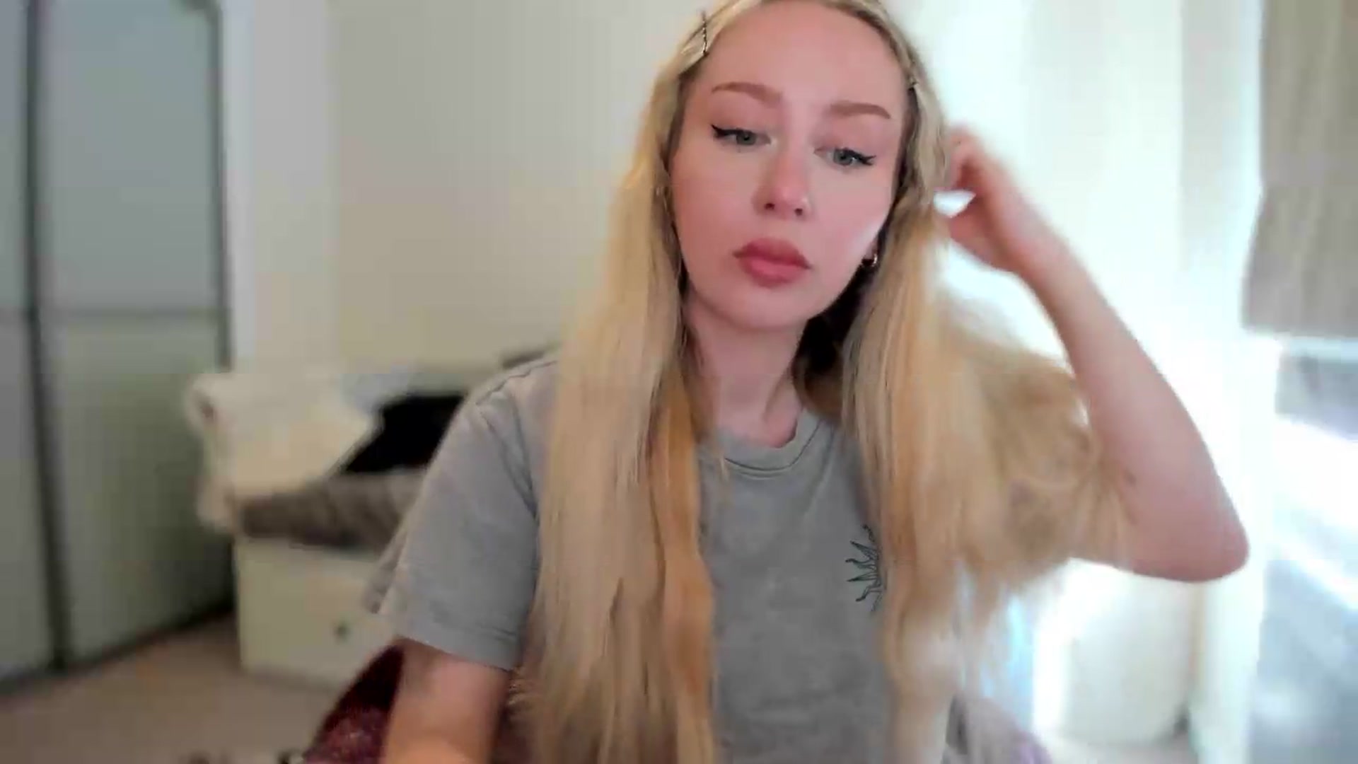 Gallery image thumbnail from pixelatedgirl's myfreecams stream on, 07/18/2026, 15:48 image 16 of 20