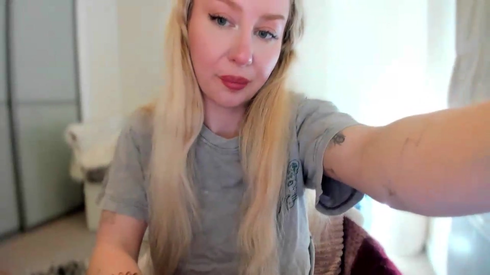 Gallery image thumbnail from pixelatedgirl's myfreecams stream on, 07/18/2026, 15:48 image 13 of 20