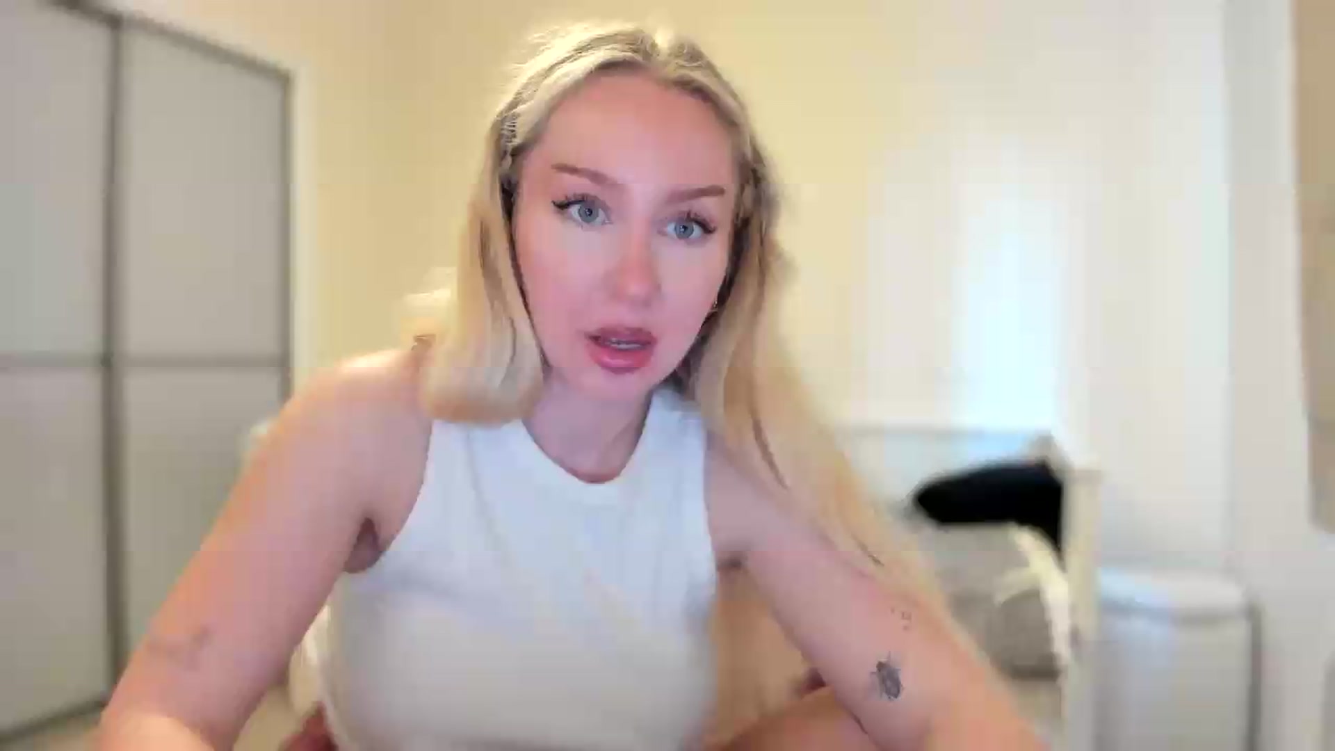Gallery image thumbnail from pixelatedgirl's myfreecams stream on, 07/18/2026, 19:52 image 8 of 20