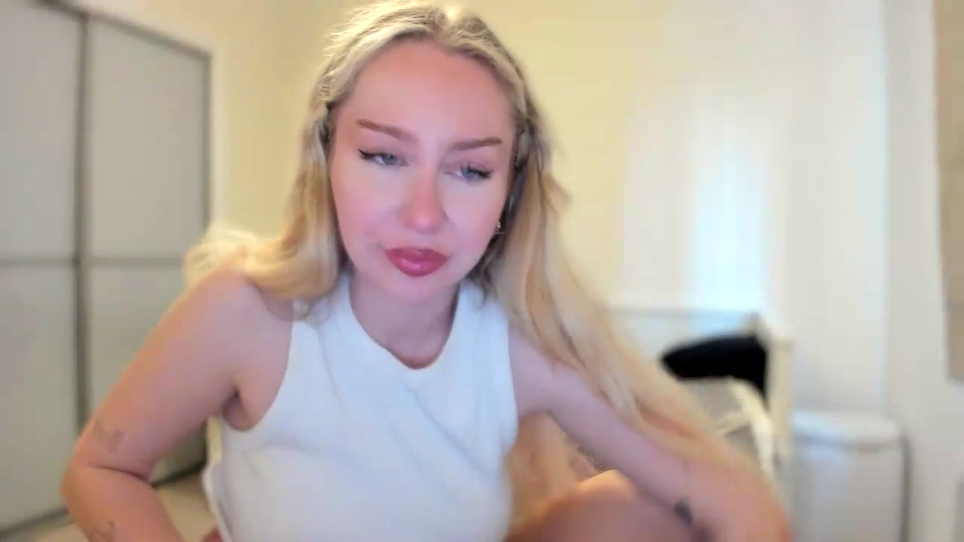 Gallery image thumbnail from pixelatedgirl's myfreecams stream on, 07/18/2026, 19:52 image 9 of 20